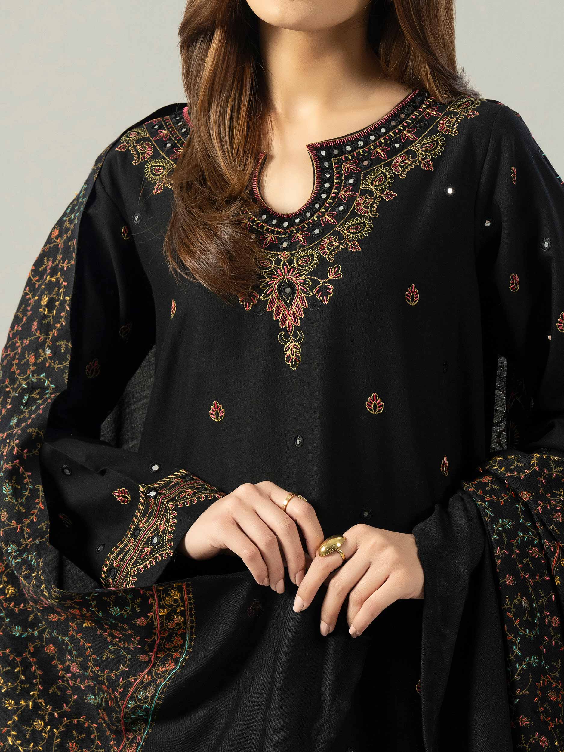 3 Piece Khaddar Suit- Embroidered (Pret) - Image 4
