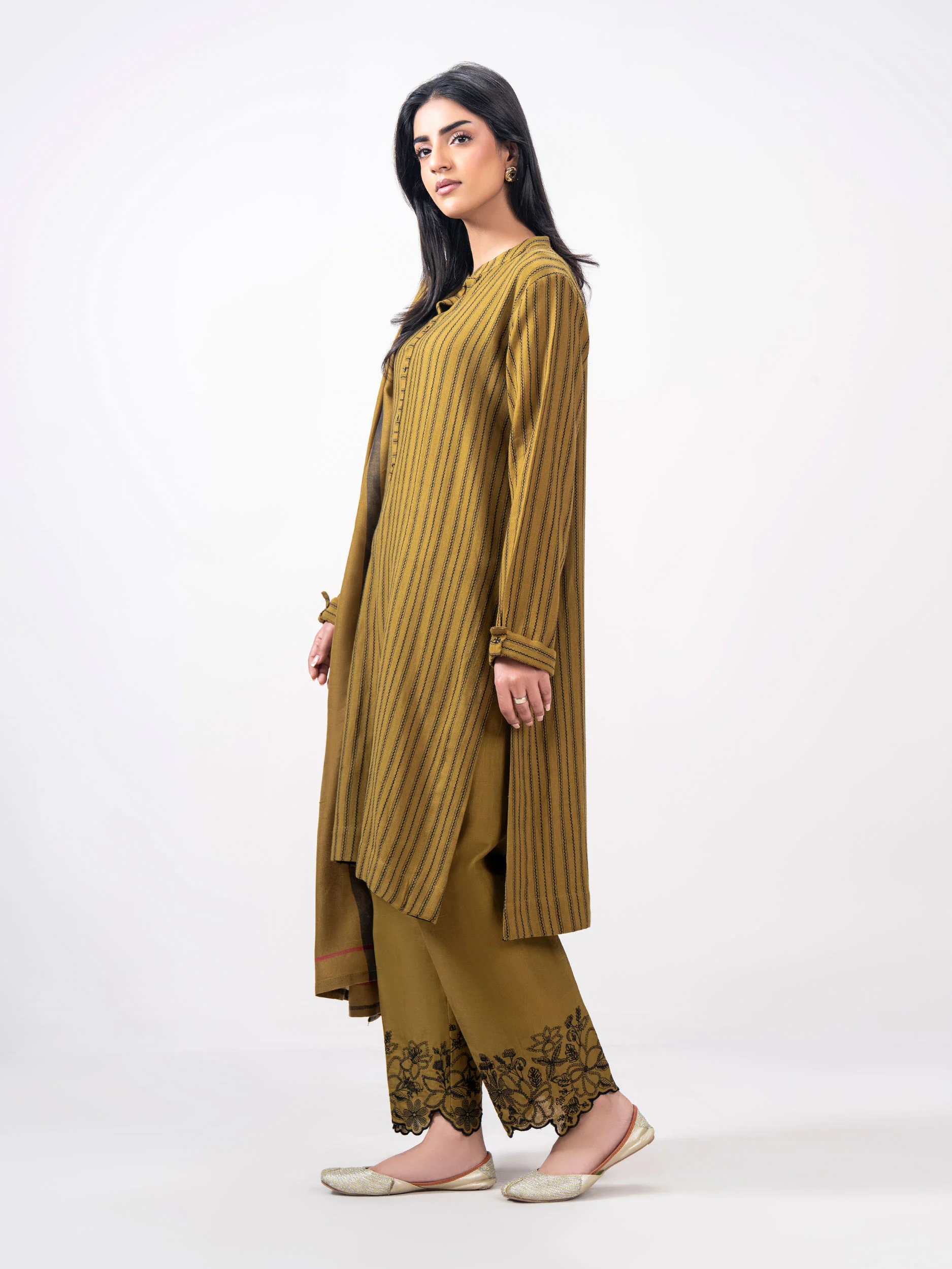 3 Piece Yarn Dyed Jacquard Suit- Embroidered (Pret) - Image 2