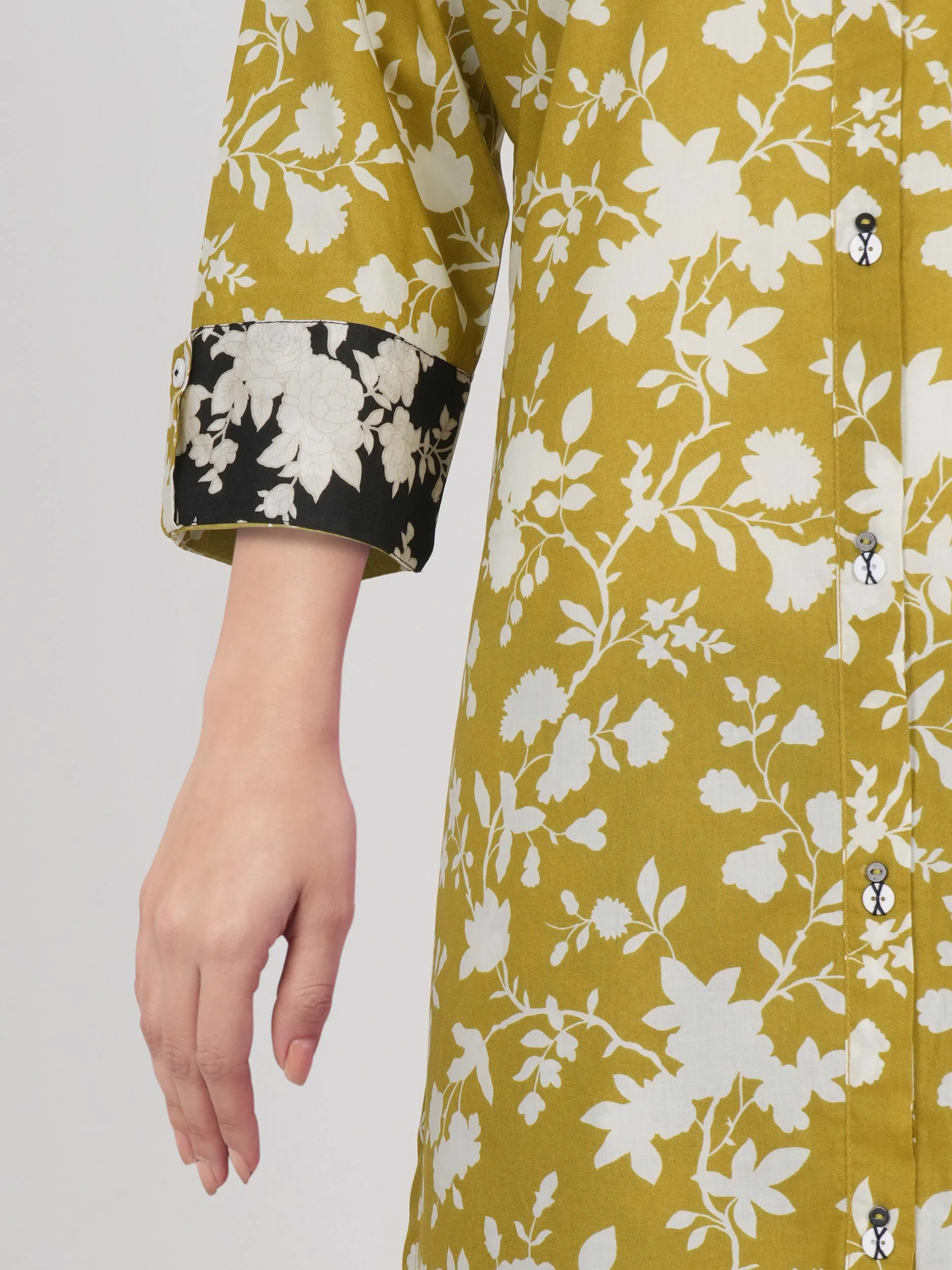 2 Piece Lawn Suit (Pret) - Image 7