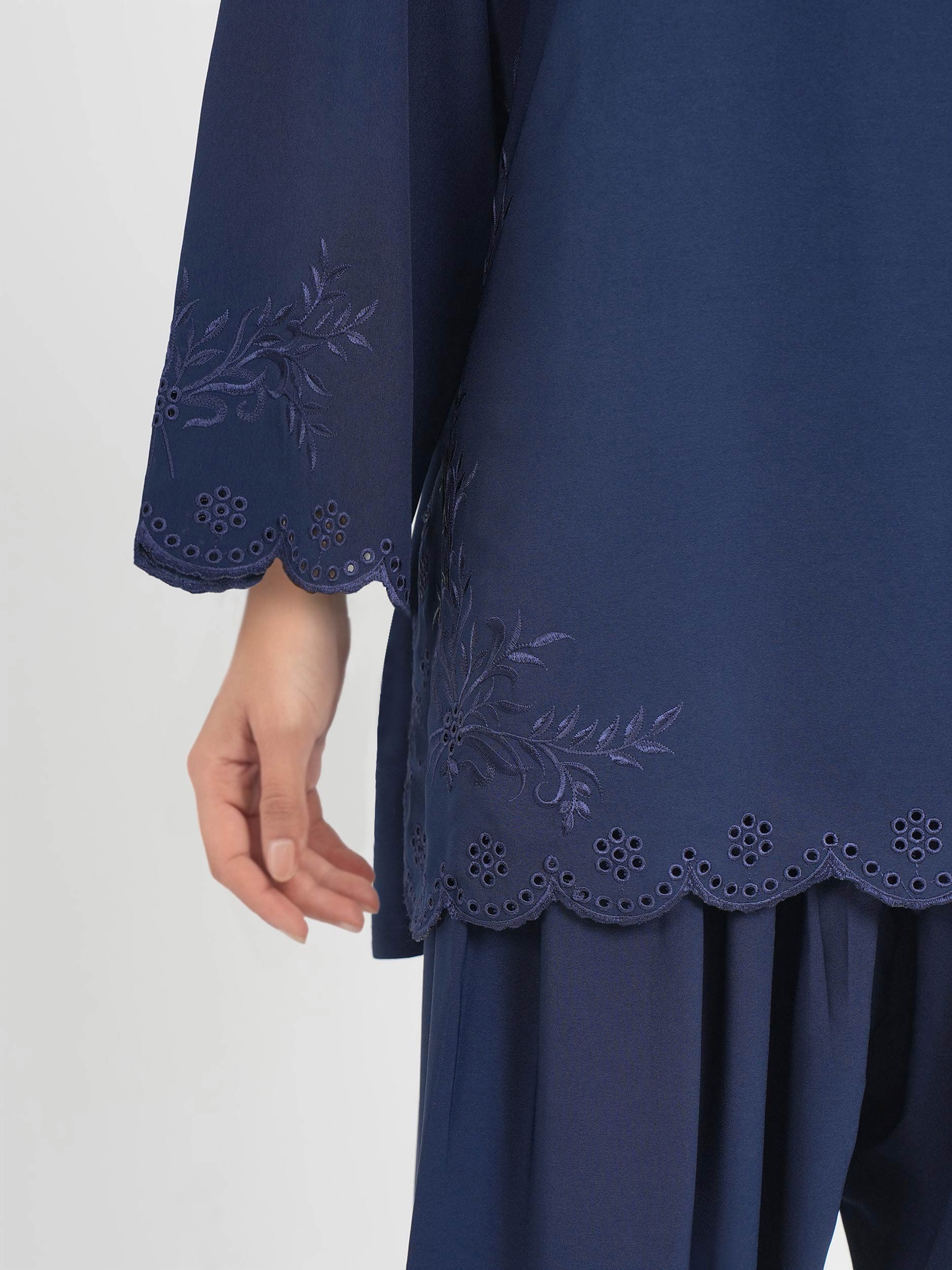 Grip Co-ord set- Embroidered - Image 4