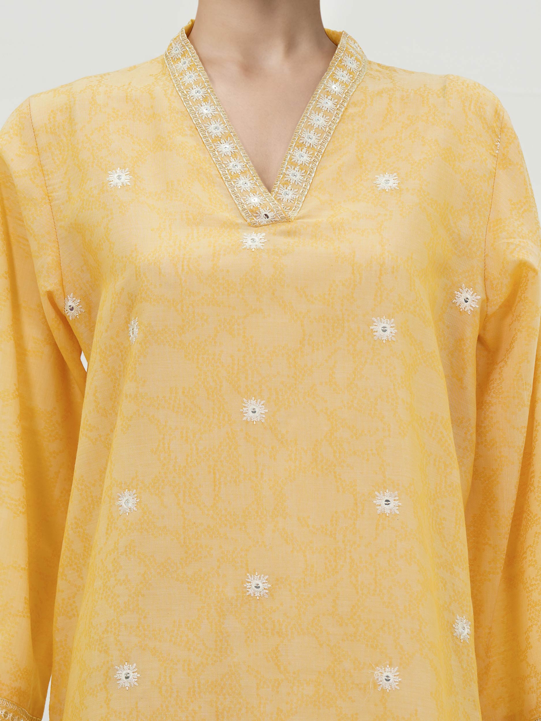 Jacquard Yarn Dyed Kurti- Embroidered (Pret) - Image 4