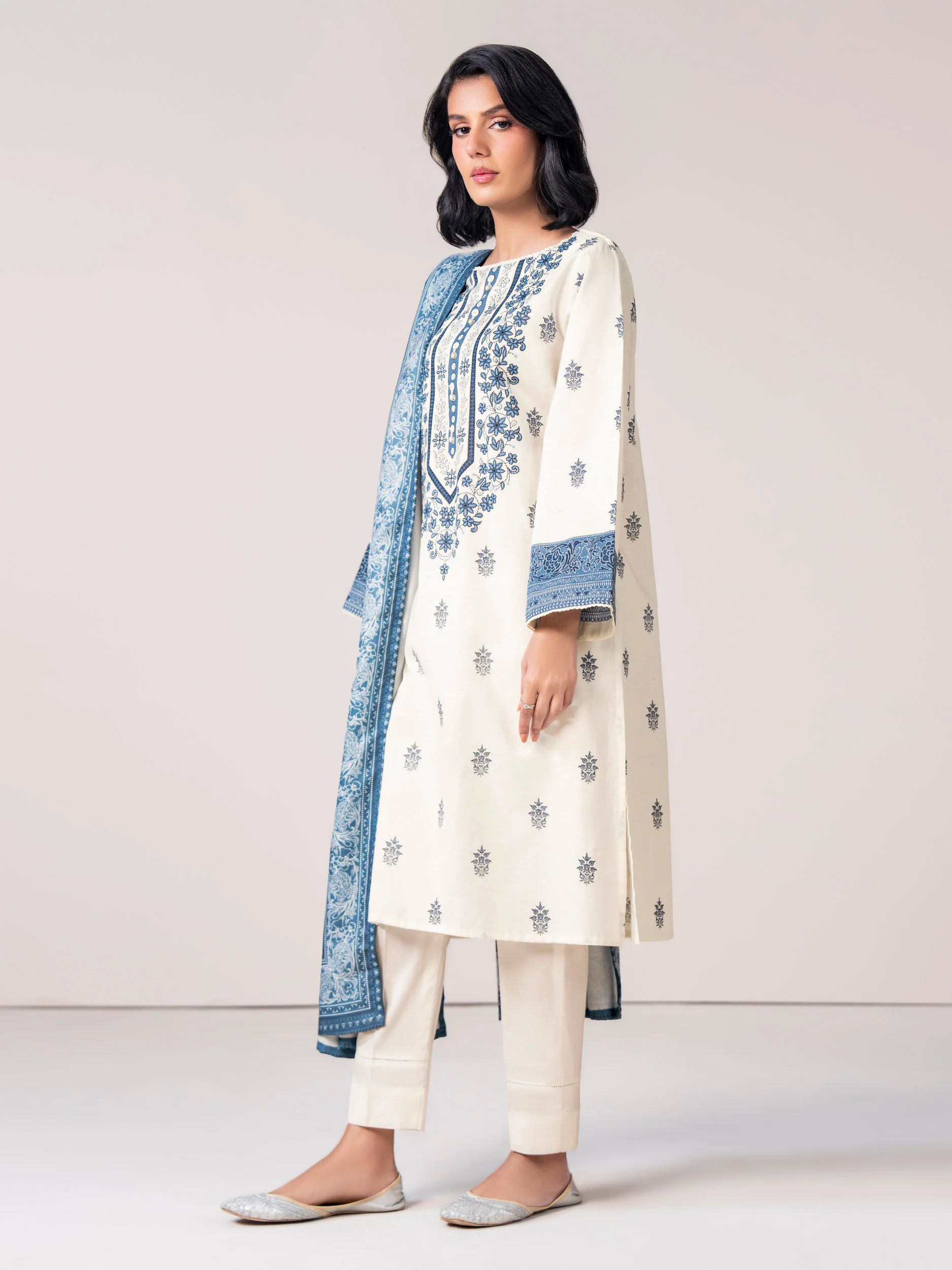 2 Piece Khaddar Suit (Pret) - Image 2