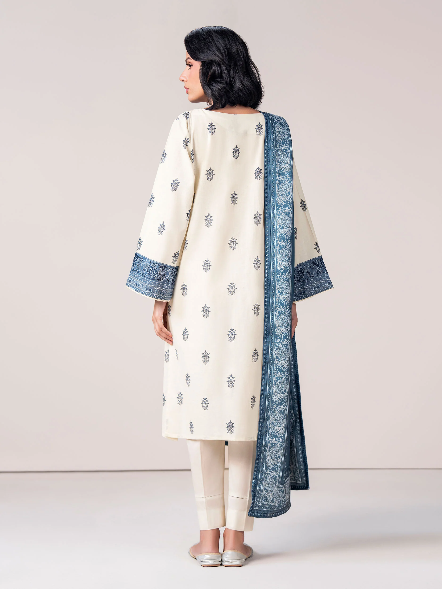 2 Piece Khaddar Suit (Pret) - Image 3