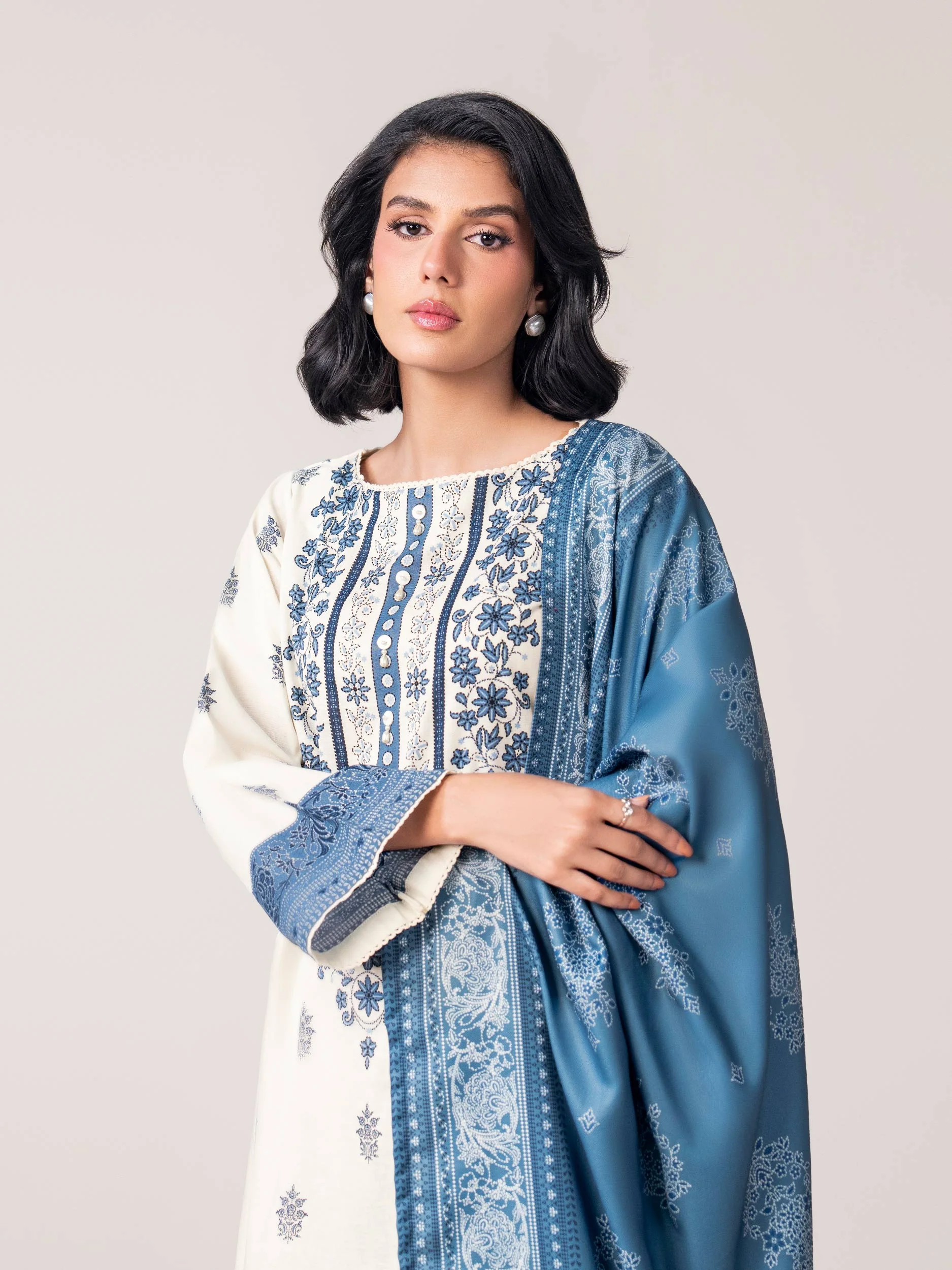 2 Piece Khaddar Suit (Pret) - Image 5