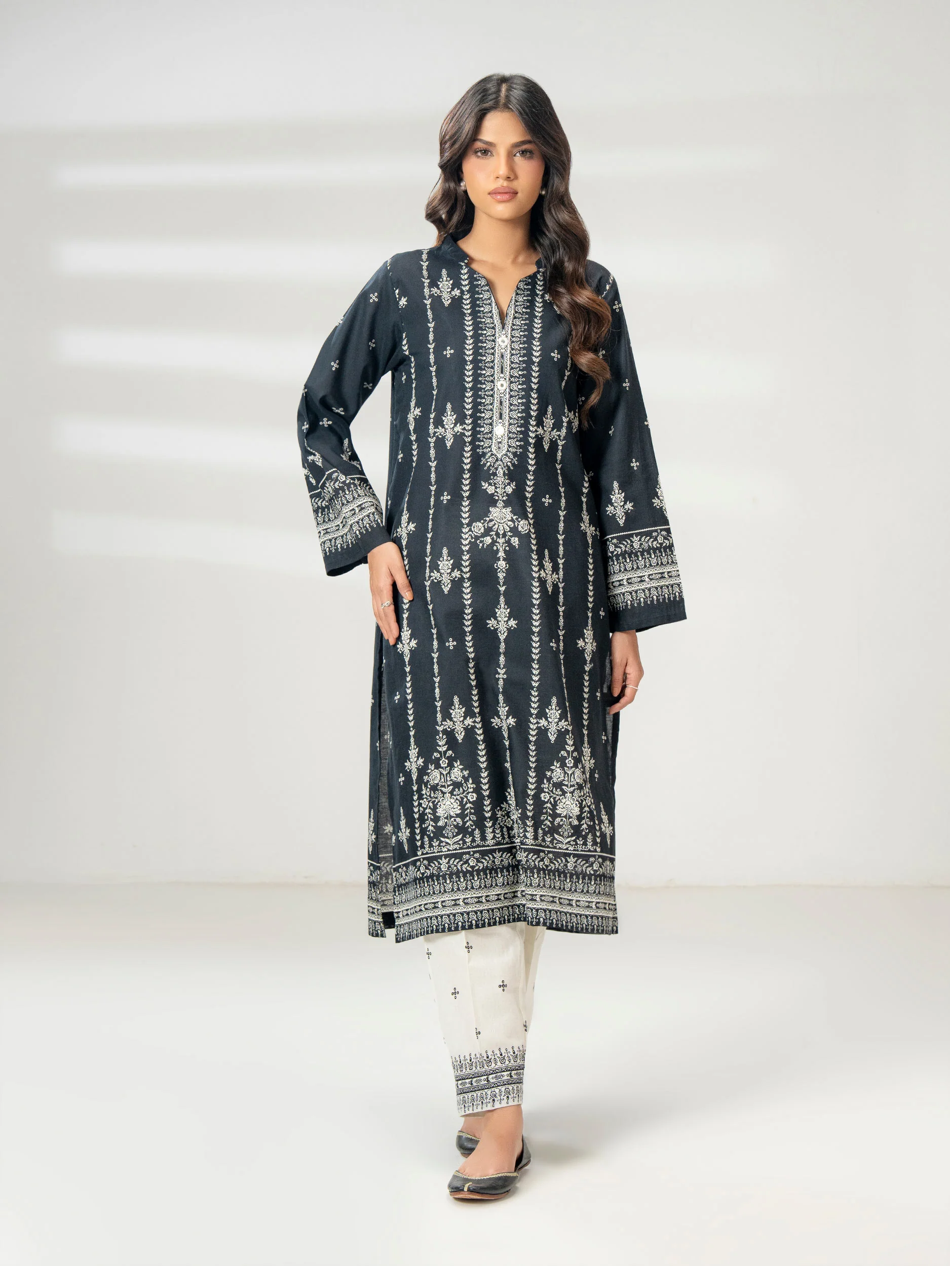 2 Piece Khaddar Suit-Printed (Pret) - Image 4