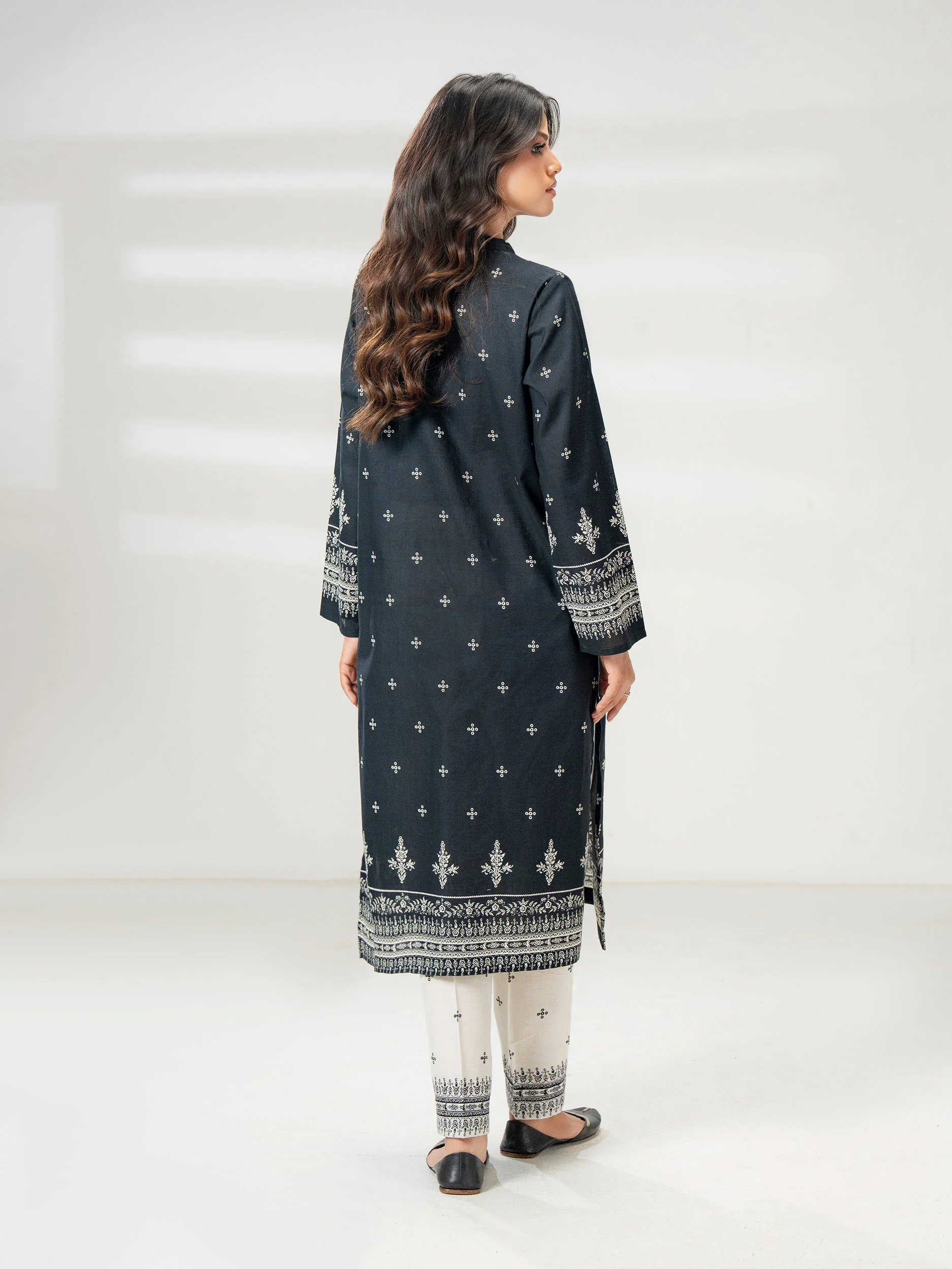2 Piece Khaddar Suit-Printed (Pret) - Image 7