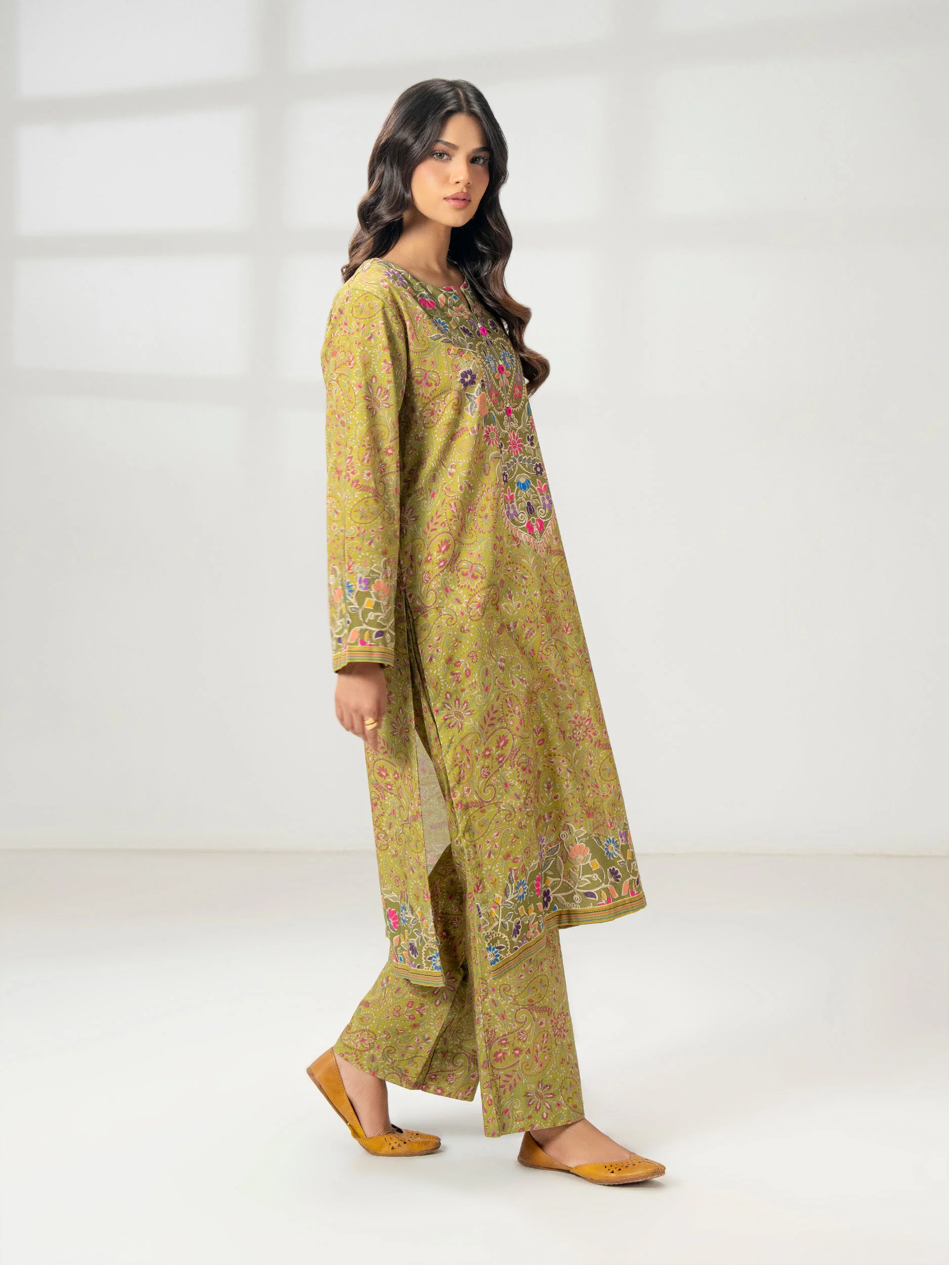 2 Piece Khaddar Suit-Printed (Pret) - Image 3