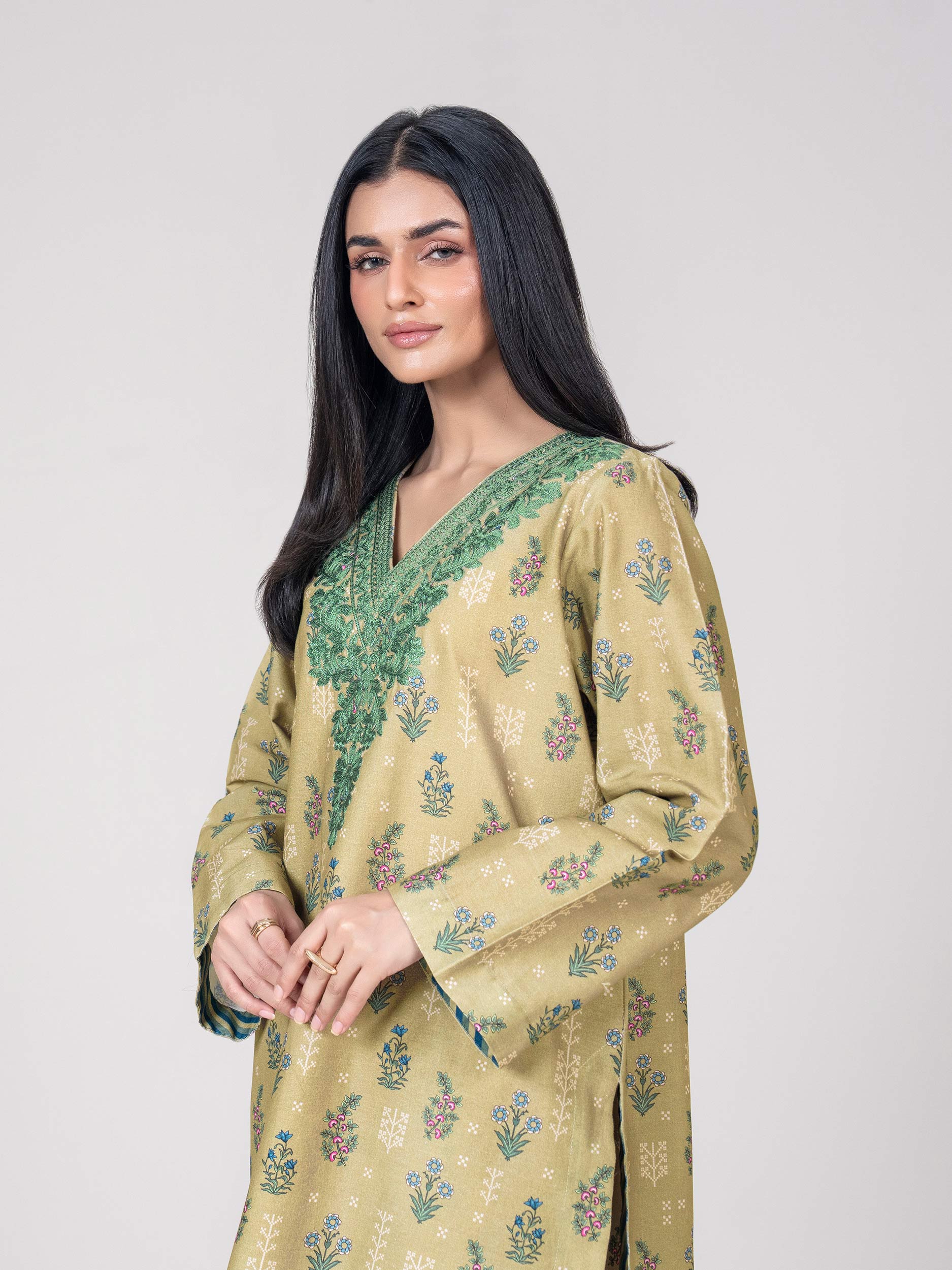2 Piece Khaddar Suit- Embroidered (Pret) - Image 4
