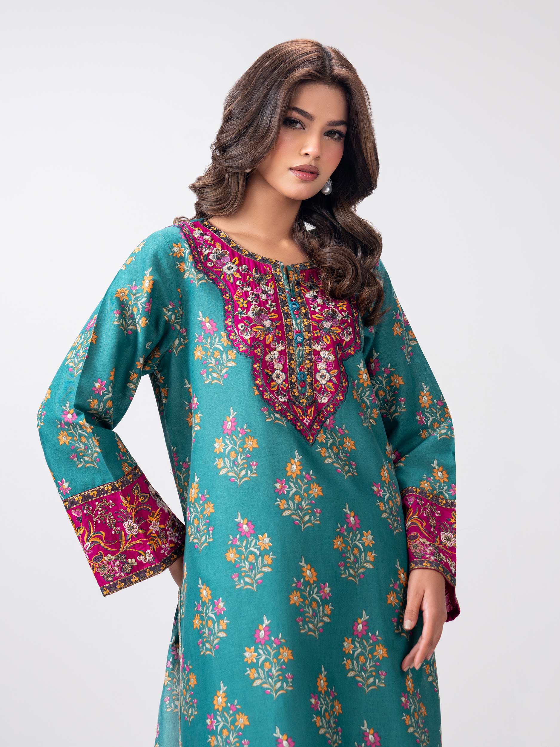 2 Piece Khaddar Suit- Embroidered (Pret) - Image 4