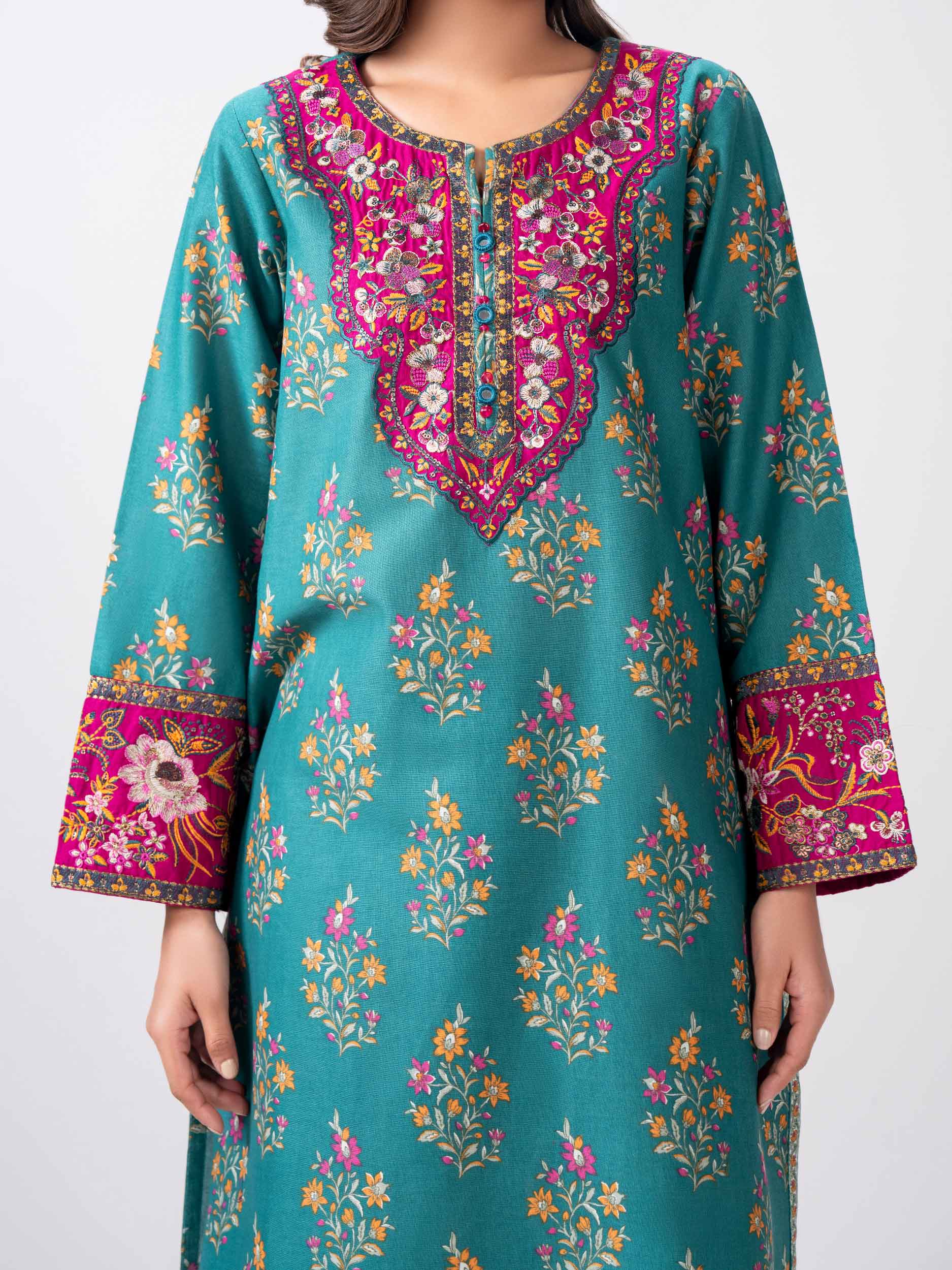 2 Piece Khaddar Suit- Embroidered (Pret) - Image 5