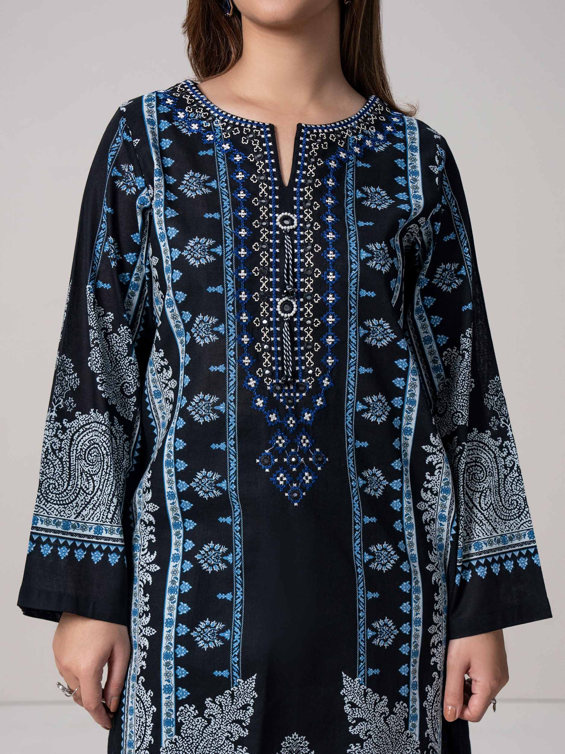 2 Piece Khaddar Suit- Embroidered (Pret) - Image 5