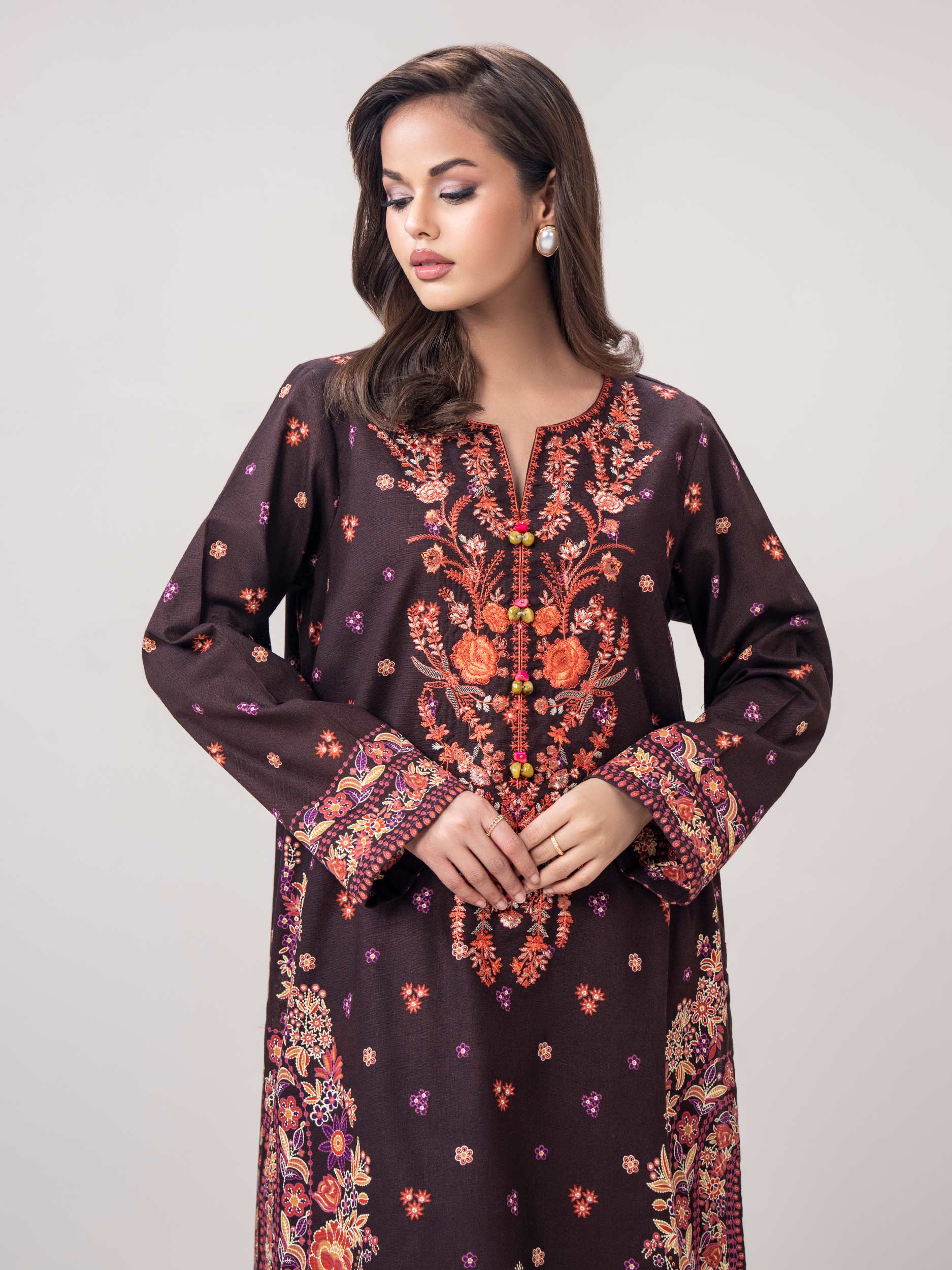 2 Piece Khaddar Suit (Pret) - Image 4