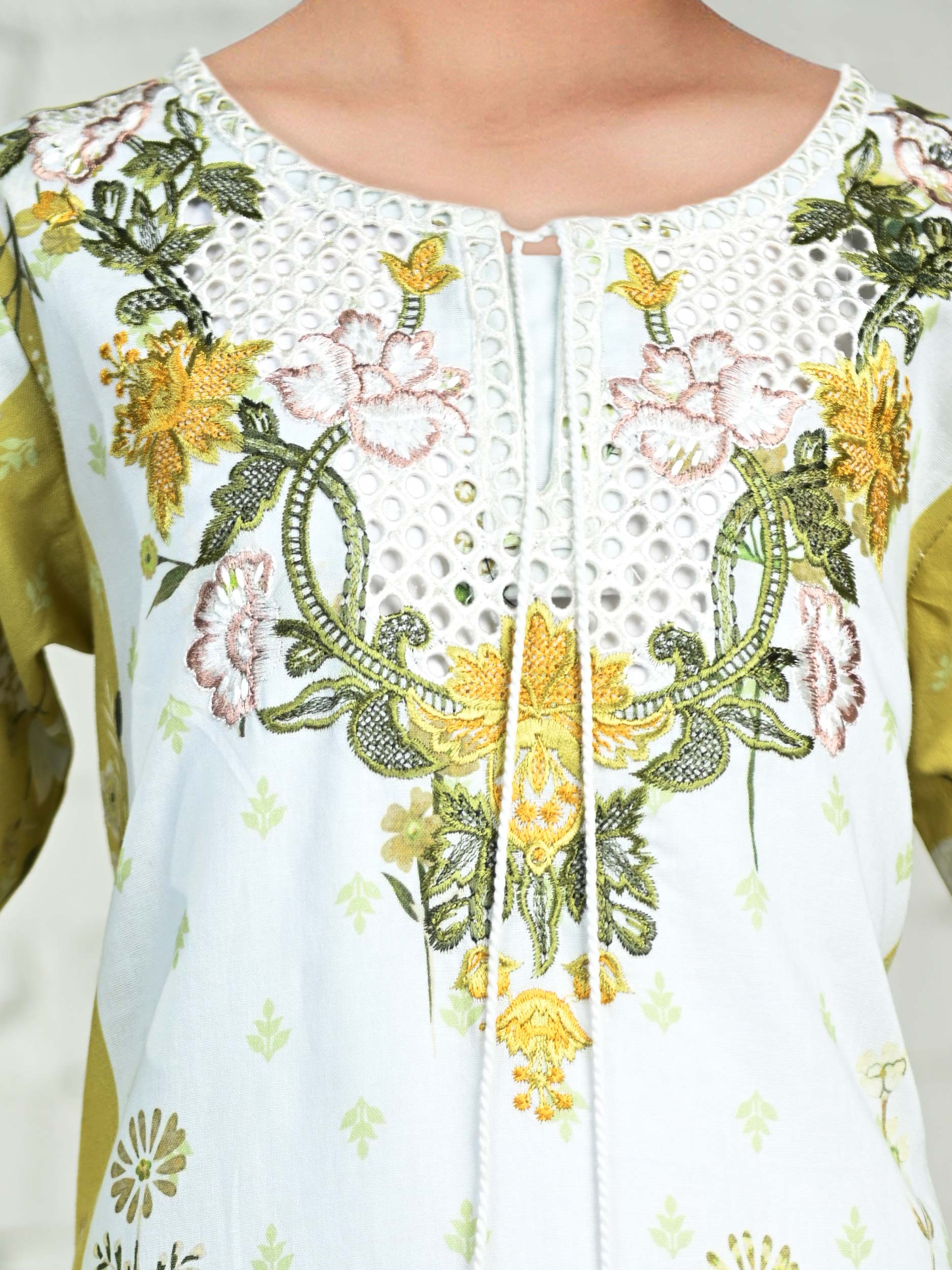 2 Piece Khaddar Suit- Embroidered (Pret) - Image 3