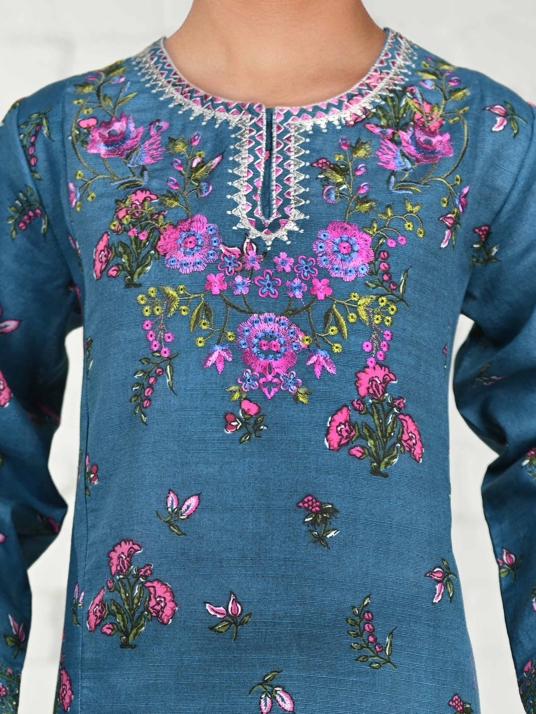 2 Piece Slub Khaddar Suit (Pret) - Image 3