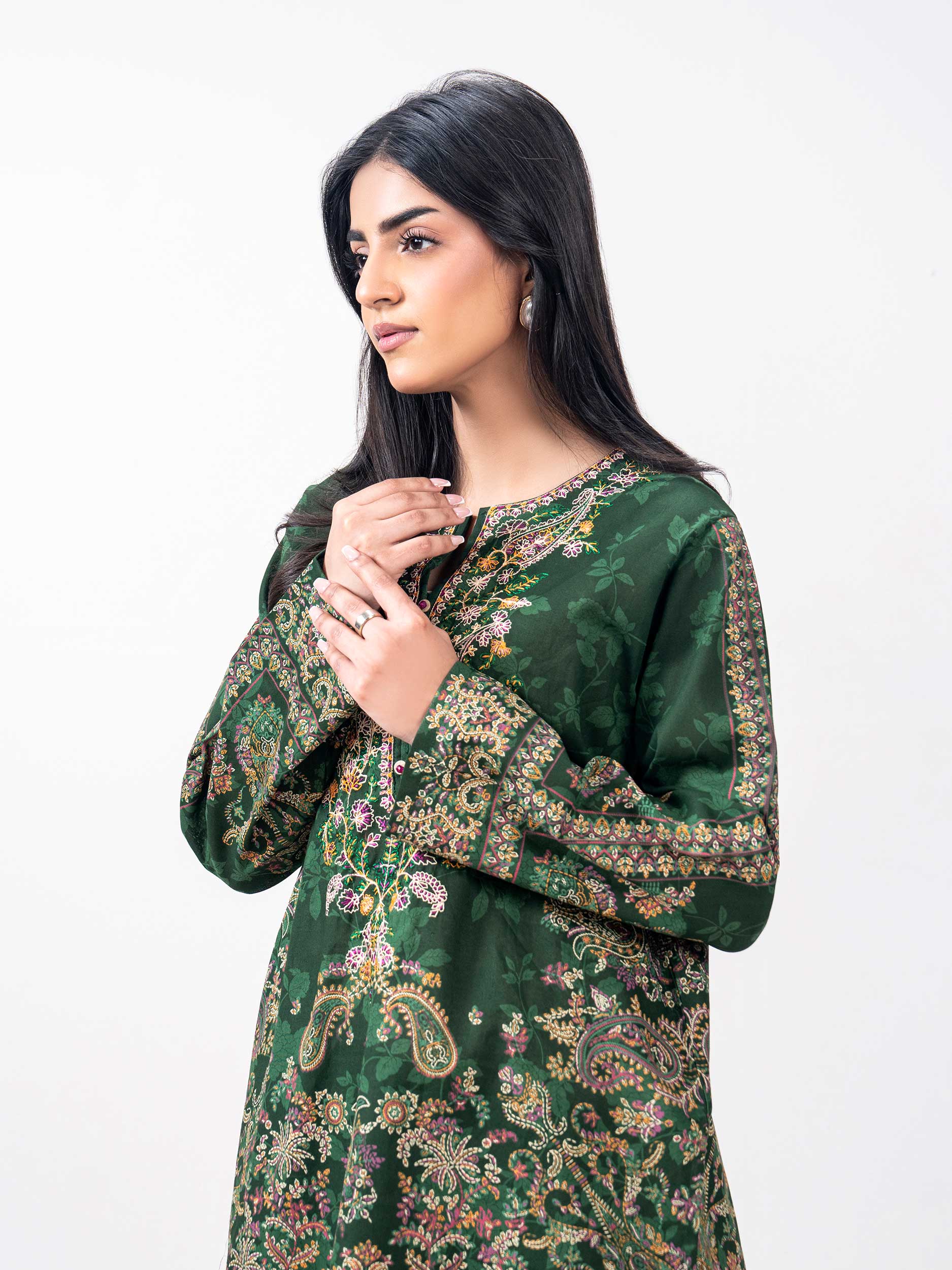 2 Piece Khaddar Suit- Embroidered (Pret) - Image 5