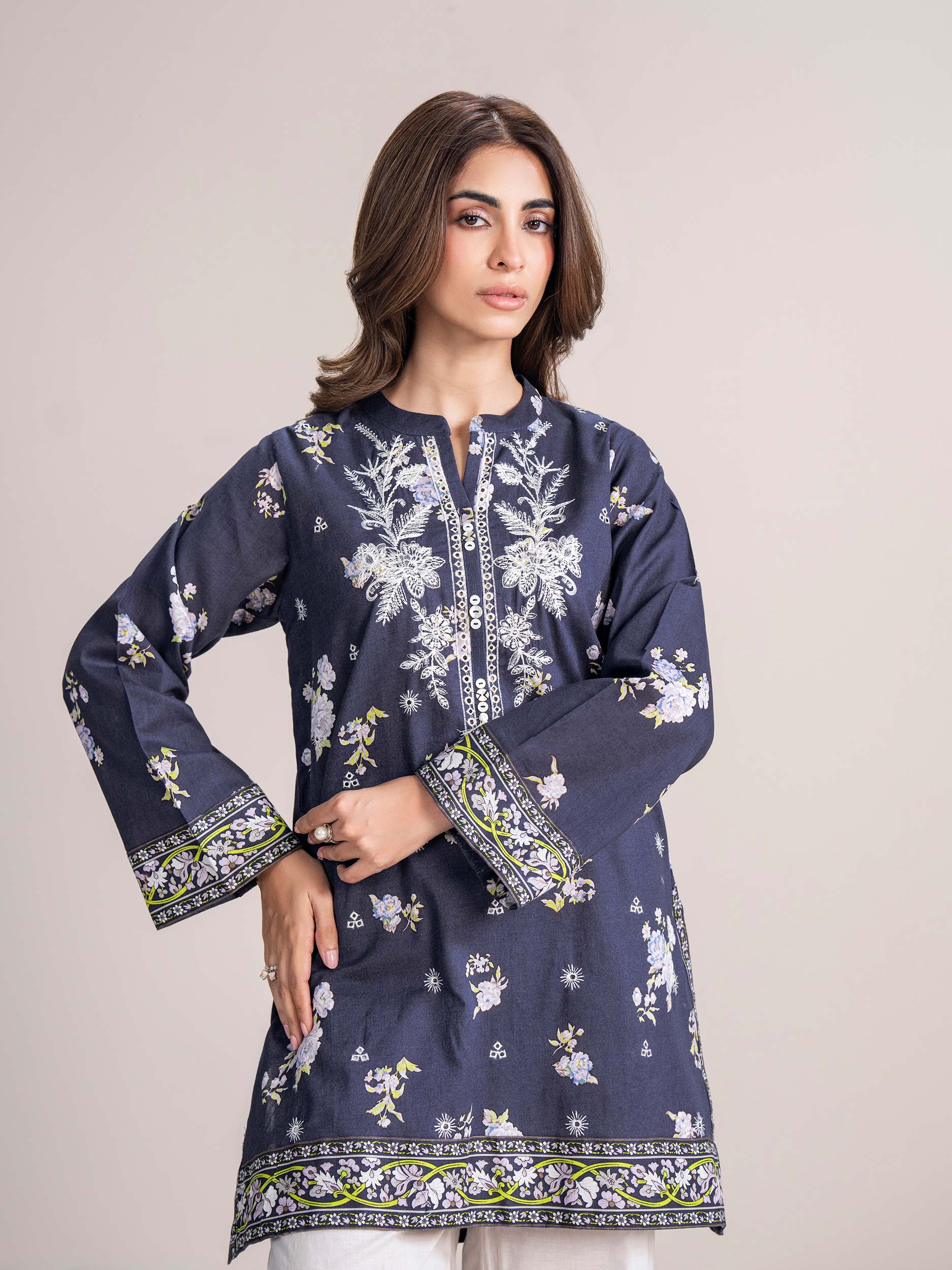Khaddar Kurti- Embroidered (Pret) - Image 4