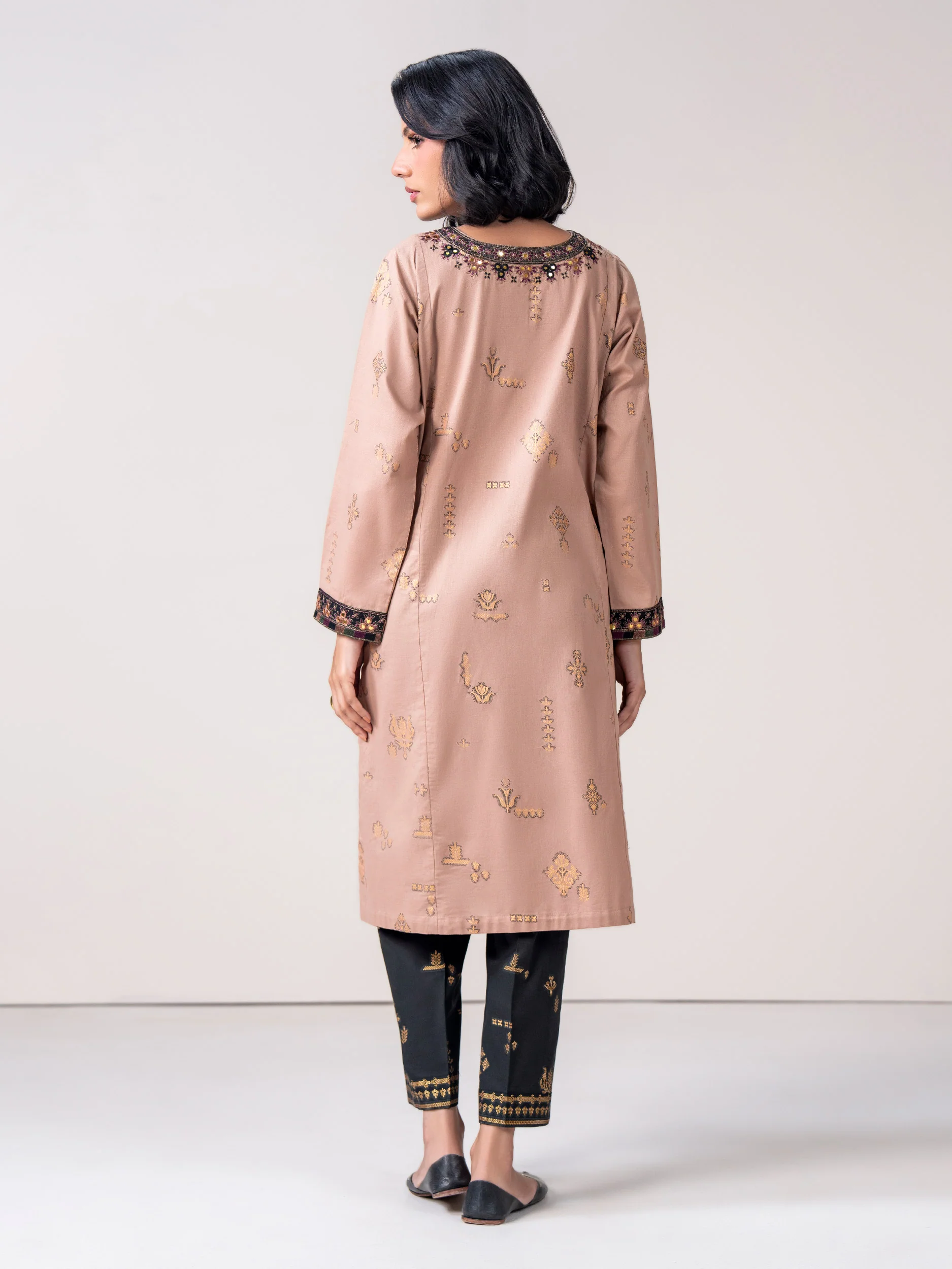 2 Piece Khaddar Suit- Embroidered (Pret) - Image 3