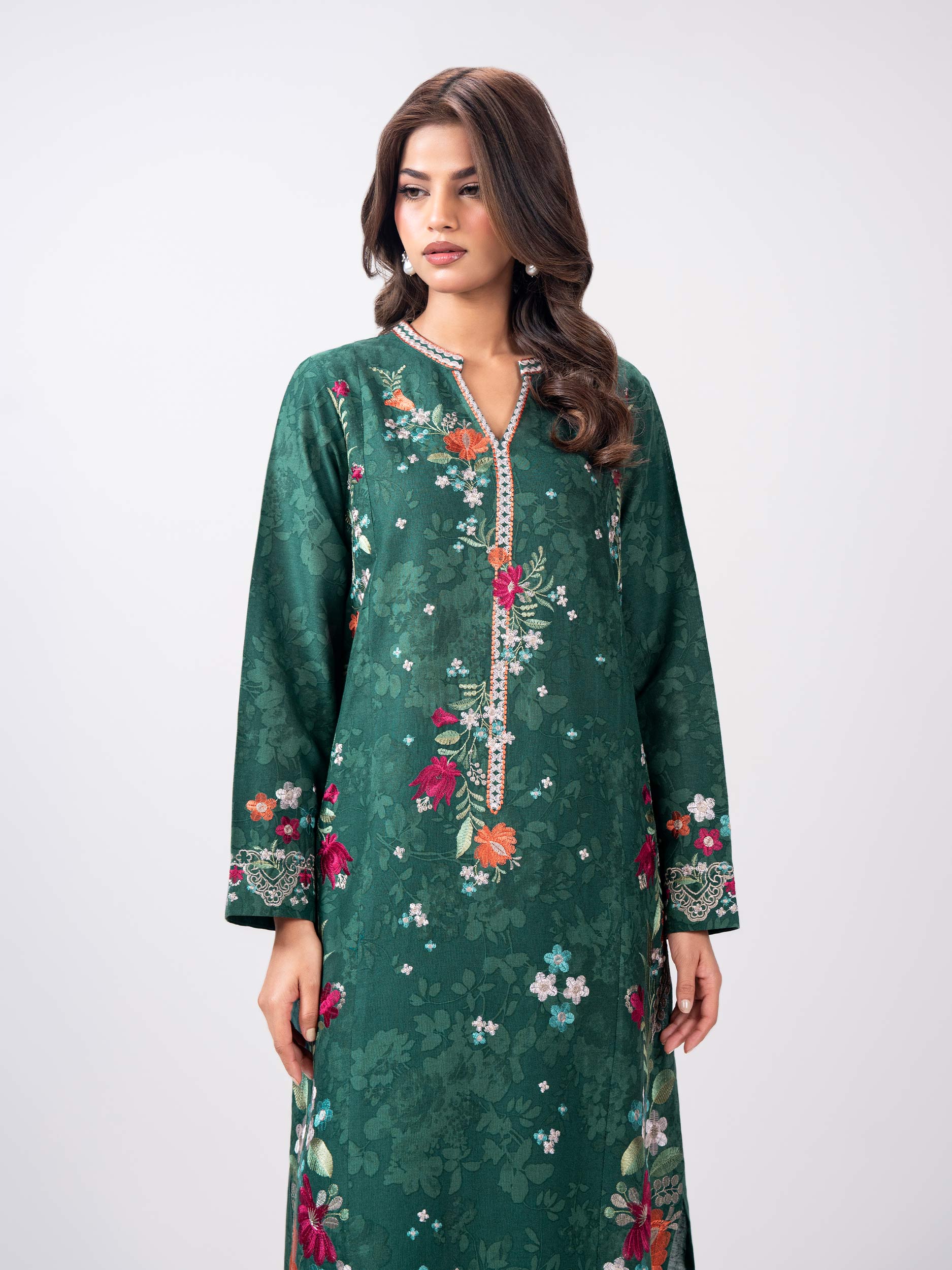 2 Piece Khaddar Suit- Embroidered (Pret) - Image 4