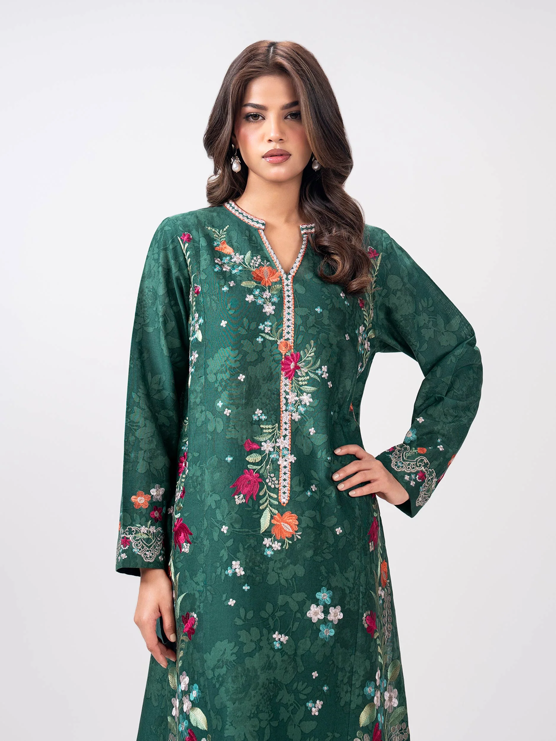 2 Piece Khaddar Suit- Embroidered (Pret) - Image 5
