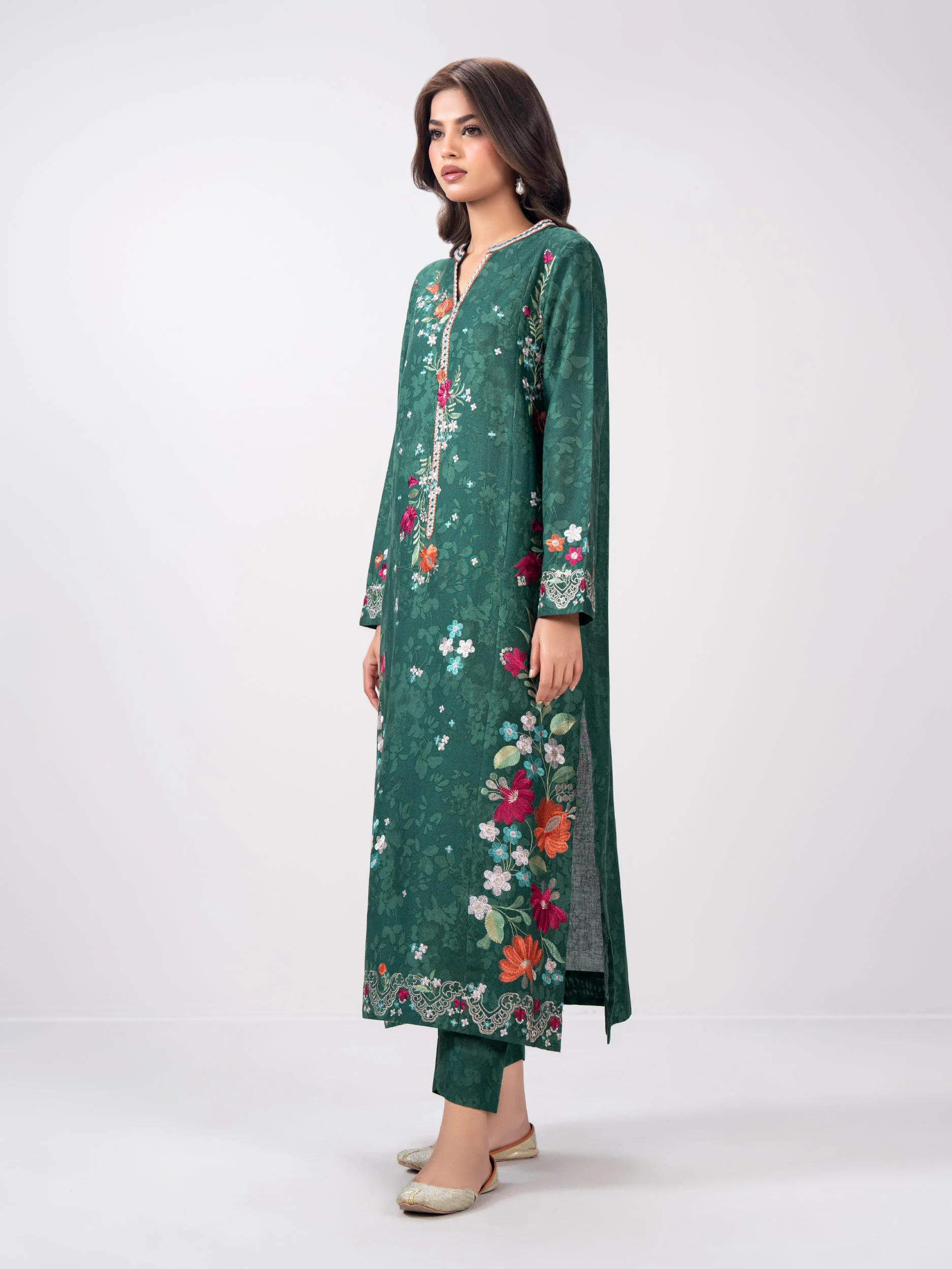 2 Piece Khaddar Suit- Embroidered (Pret) - Image 6