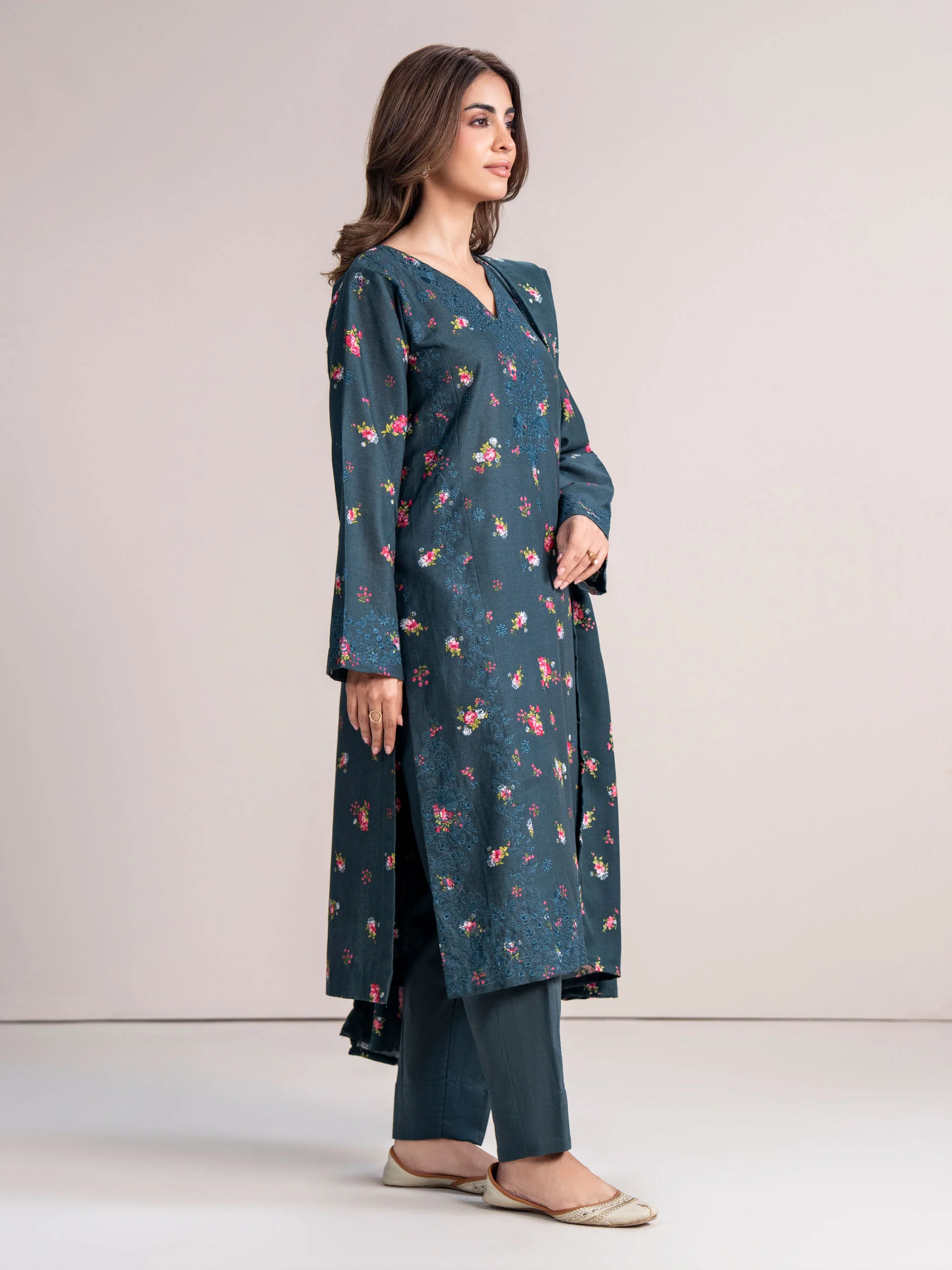 3 Piece Khaddar Suit- Embroidered (Pret) - Image 2