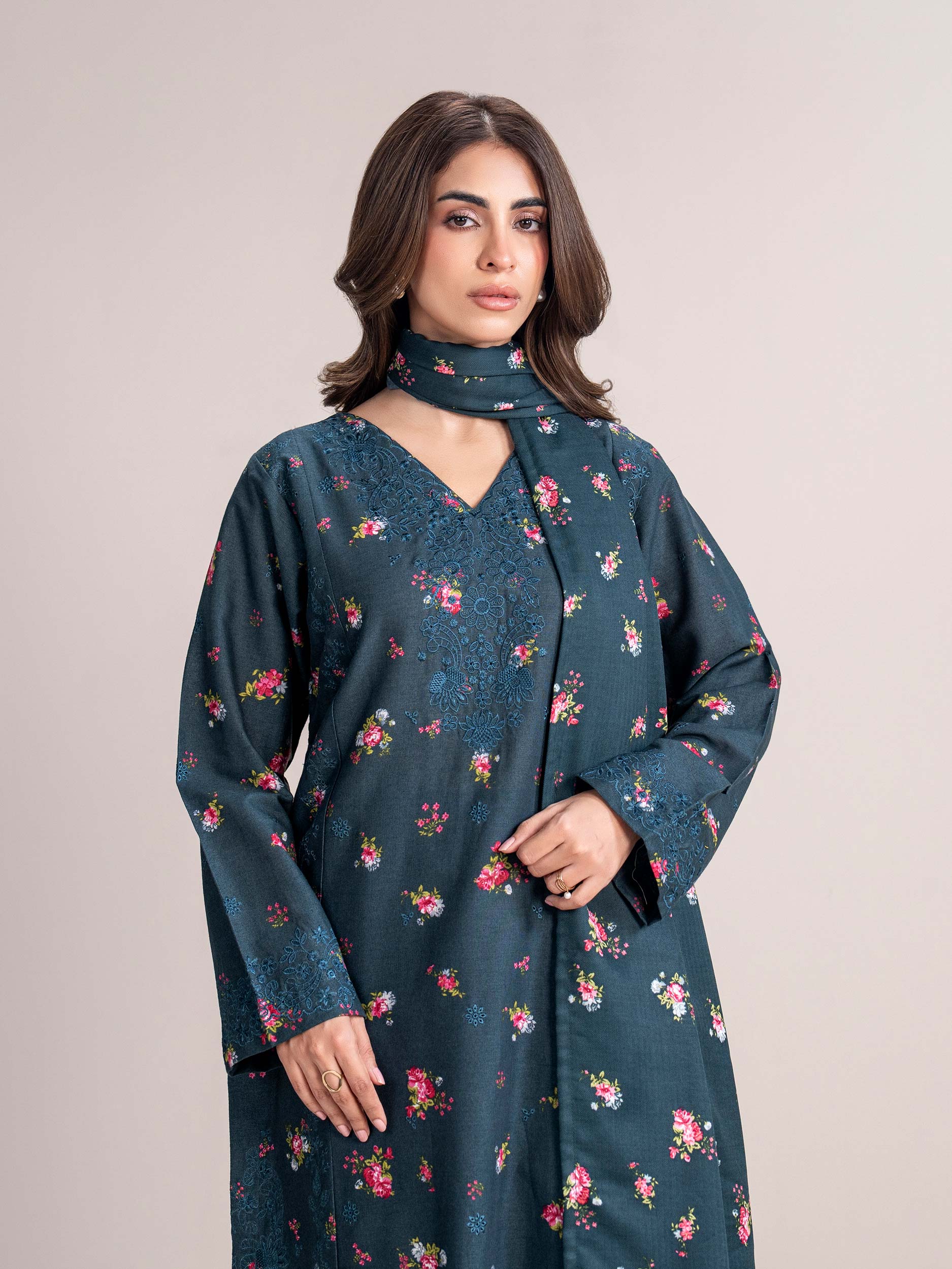 3 Piece Khaddar Suit- Embroidered (Pret) - Image 5