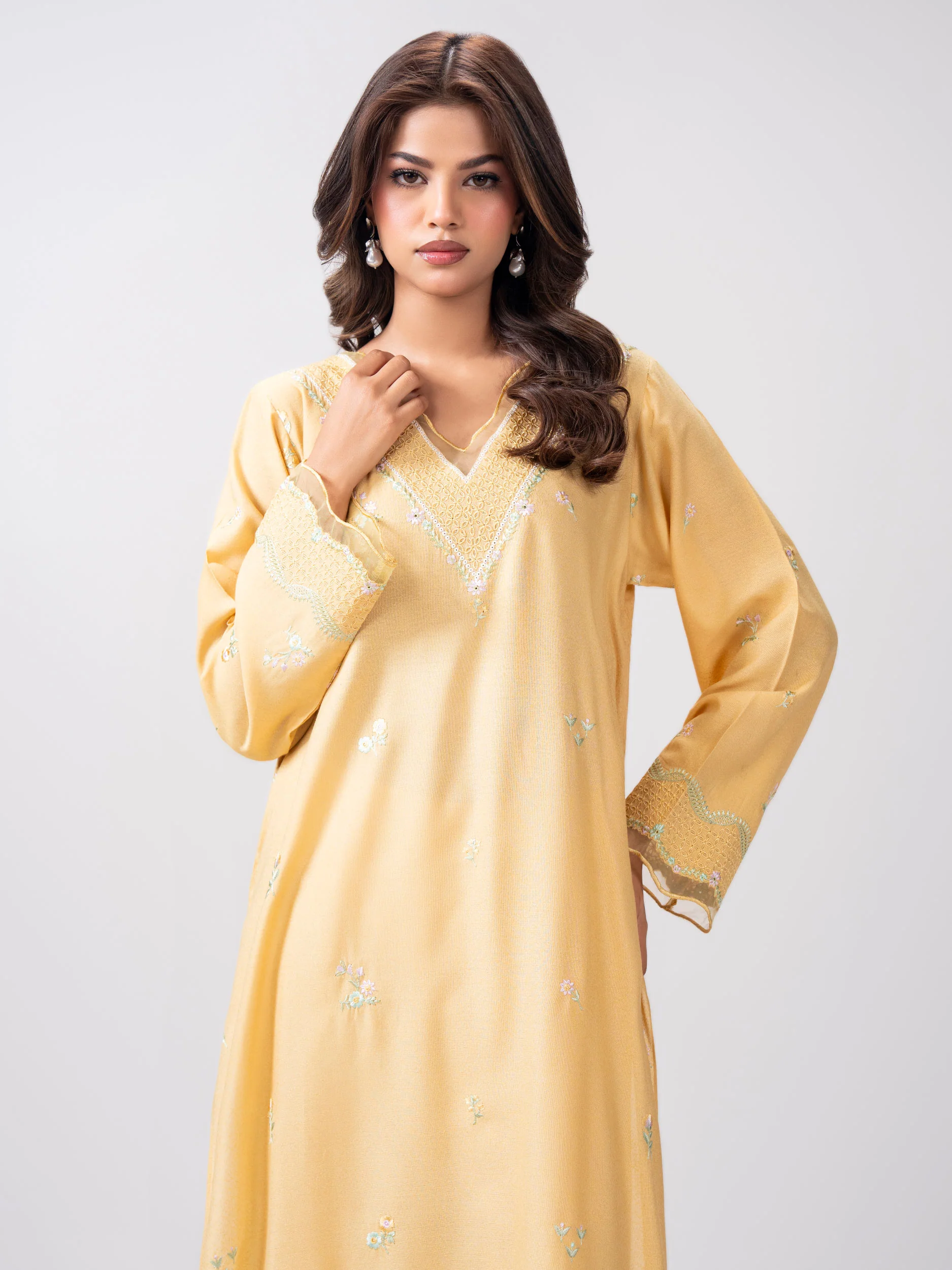2 Piece Karandi Suit- Embroidered (Pret) - Image 4
