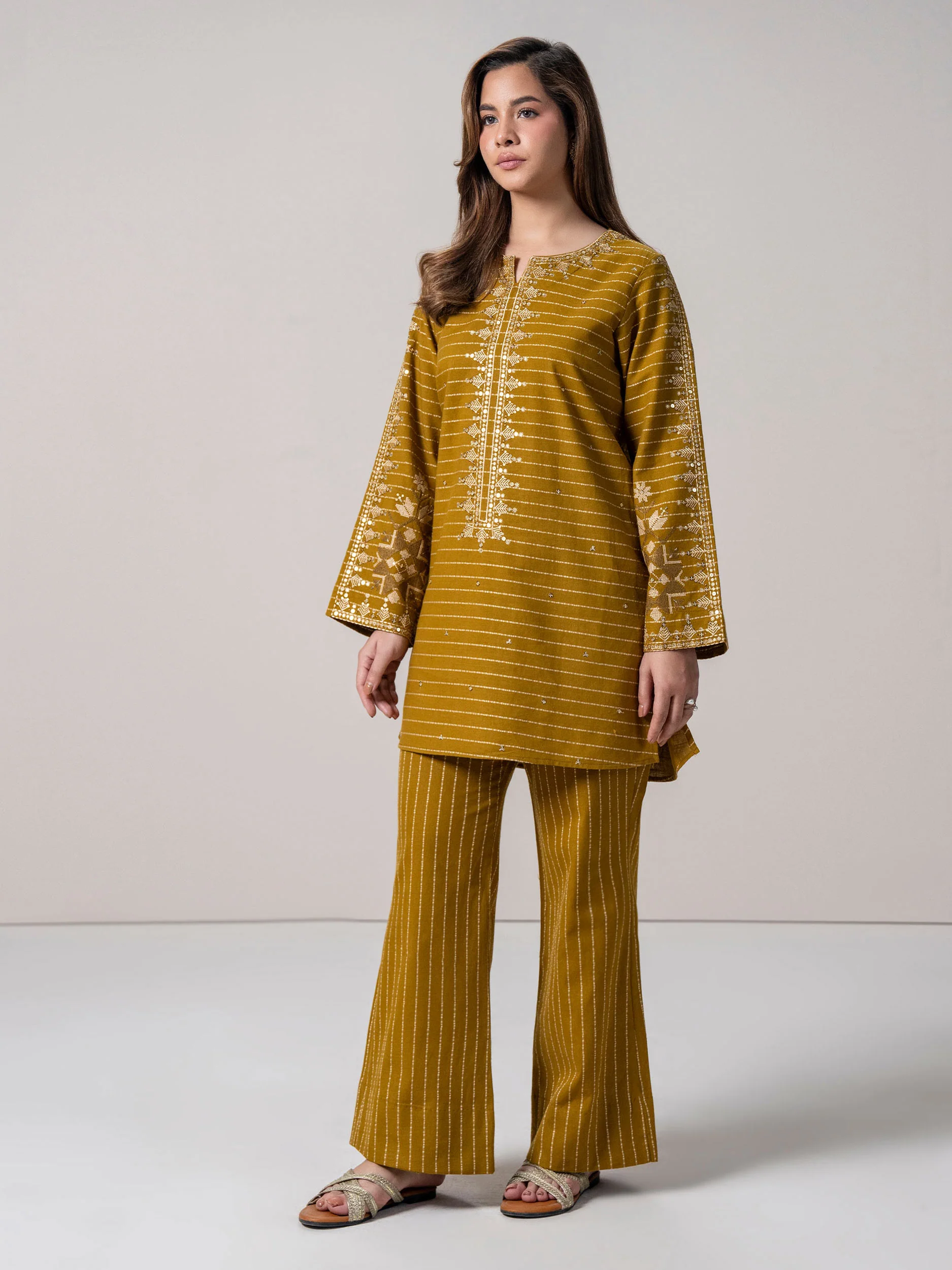 2 Piece Yarn Dyed Suit-  Embroidered (Pret) - Image 3