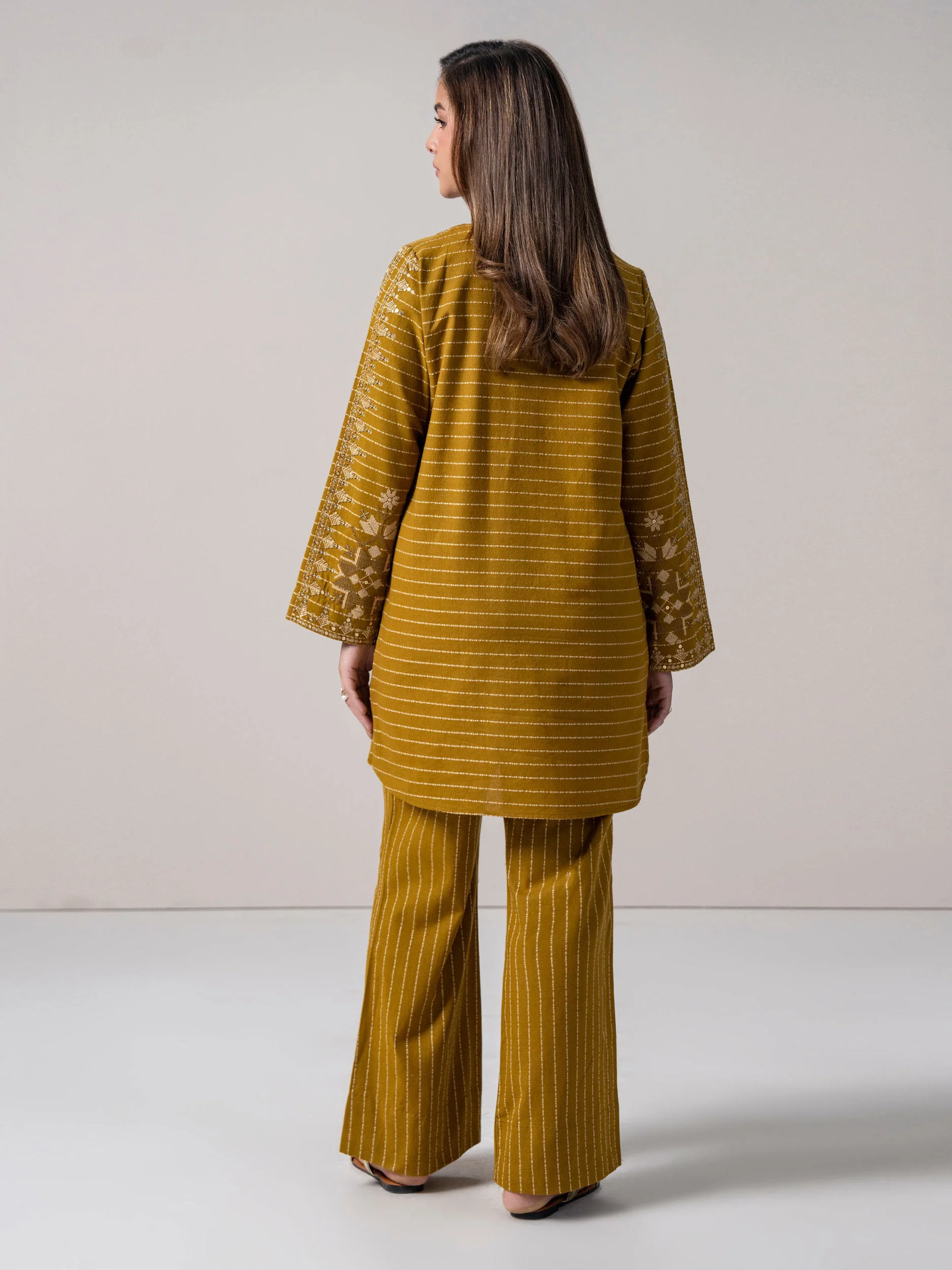 2 Piece Yarn Dyed Suit-  Embroidered (Pret) - Image 4