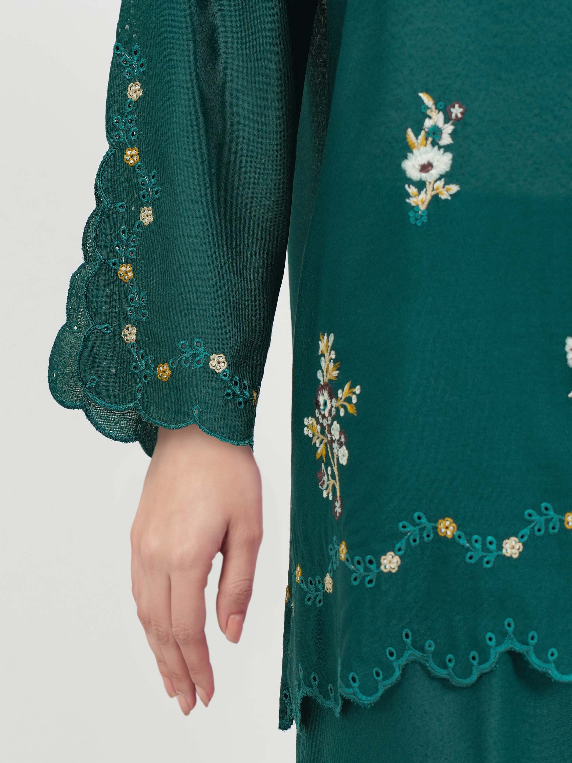 Karandi Co-ord set- Embroidered - Image 3