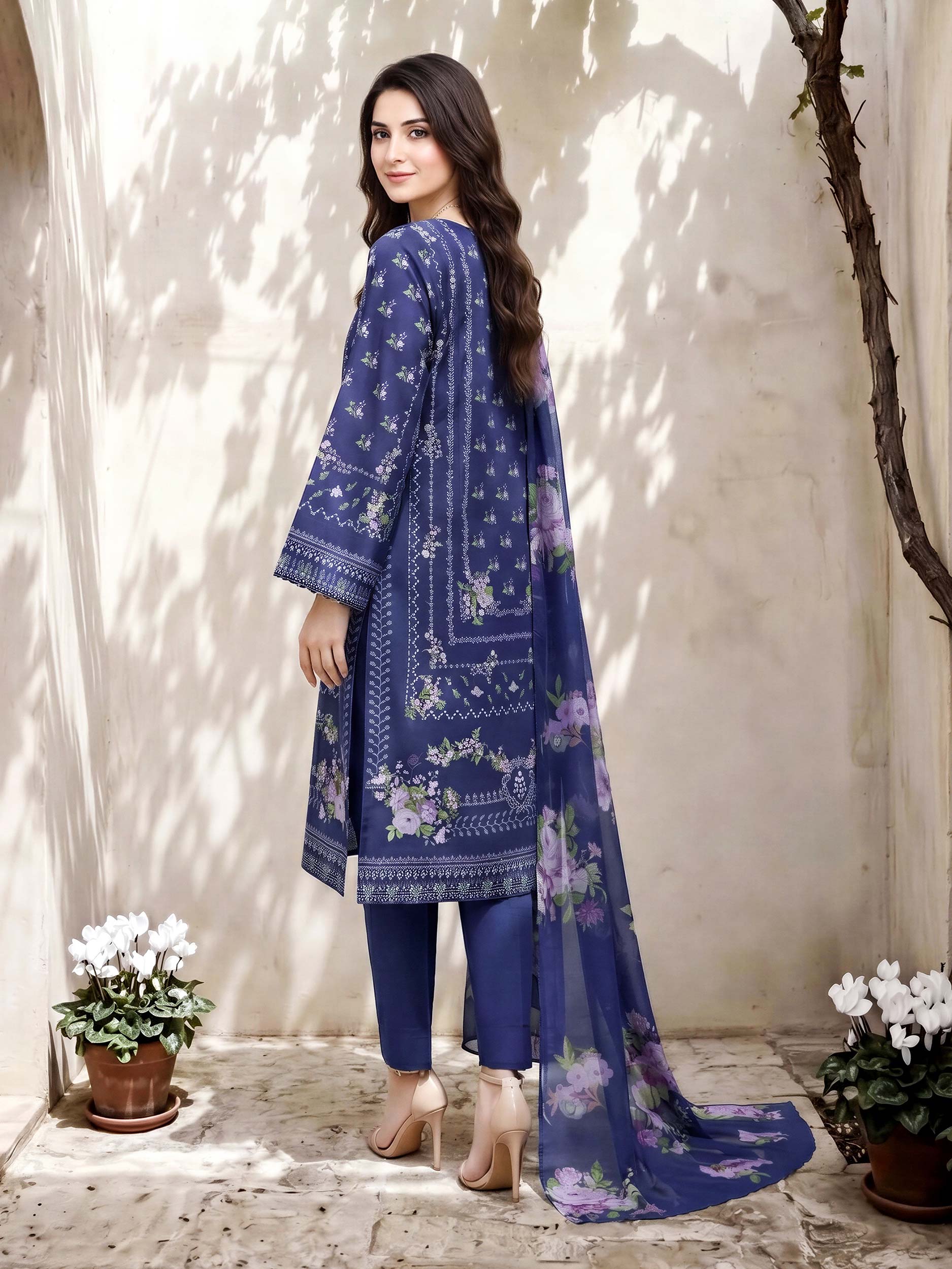 3 Piece Lawn Suit (Pret) - Image 3