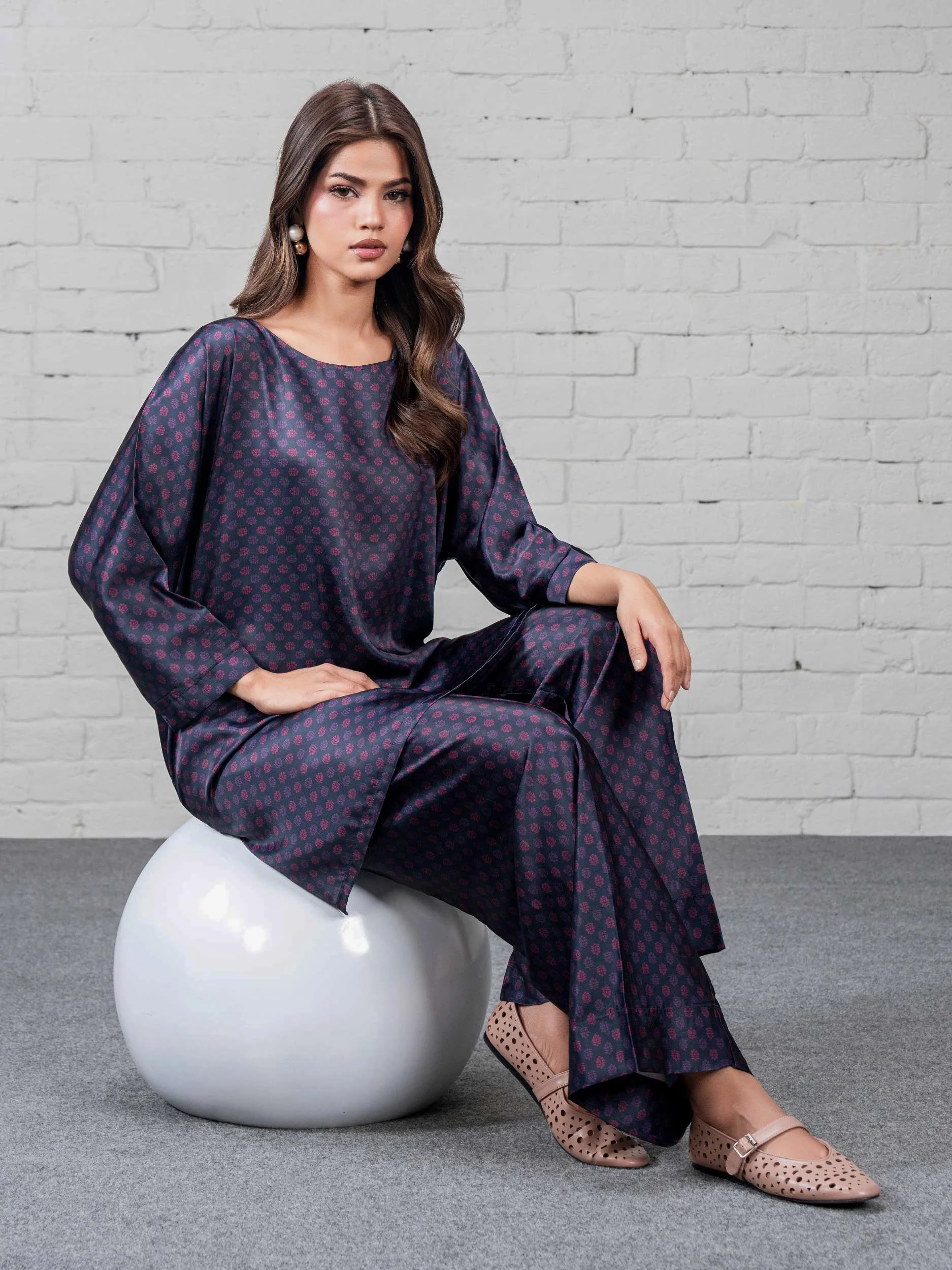 2 Piece Silk Suit (Pret) - Image 5