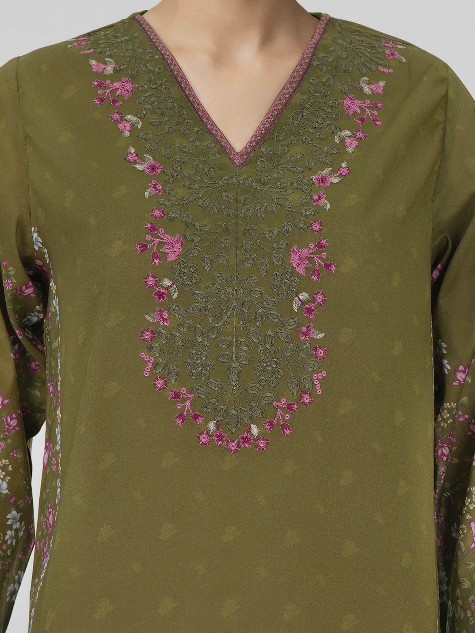 2 Piece Lawn Suit- Embroidered (Pret) - Image 4