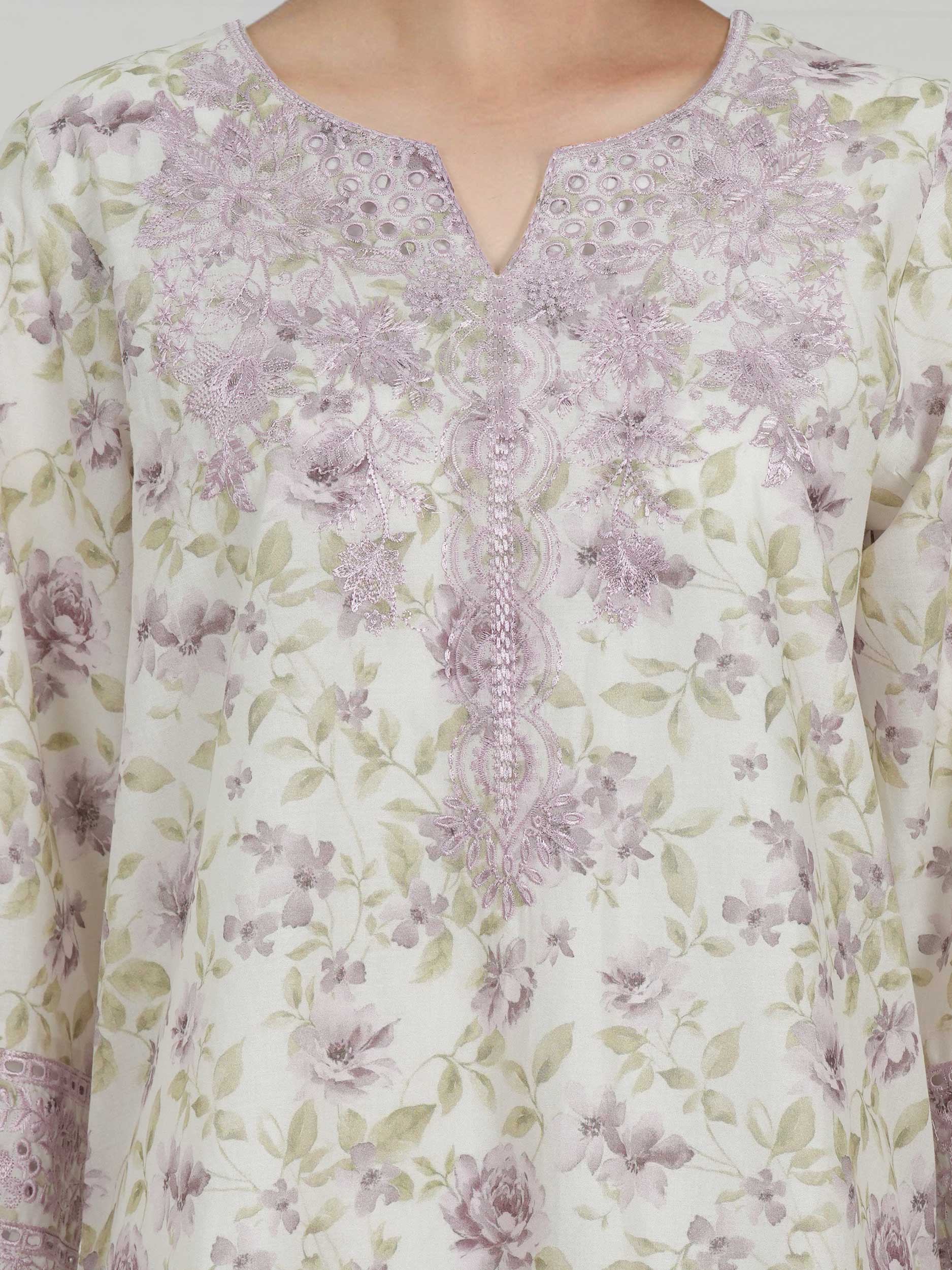 3 Piece Lawn Suit- Embroidered (Pret) - Image 5