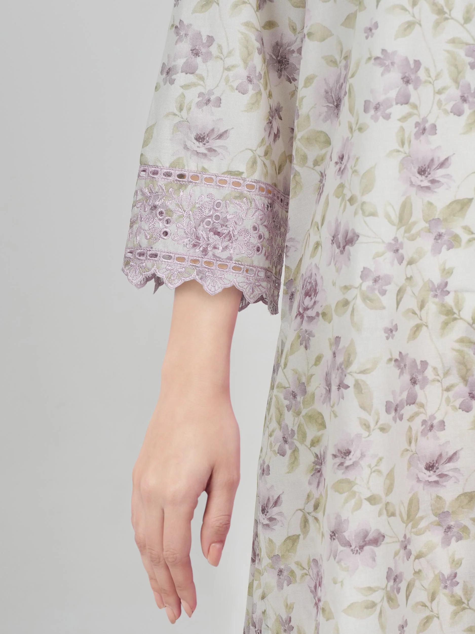 3 Piece Lawn Suit- Embroidered (Pret) - Image 6