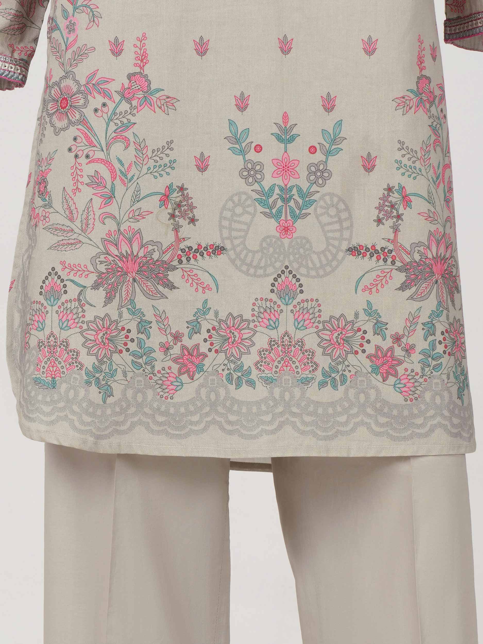 3 Piece Lawn Suit- Embroidered (Pret) - Image 5