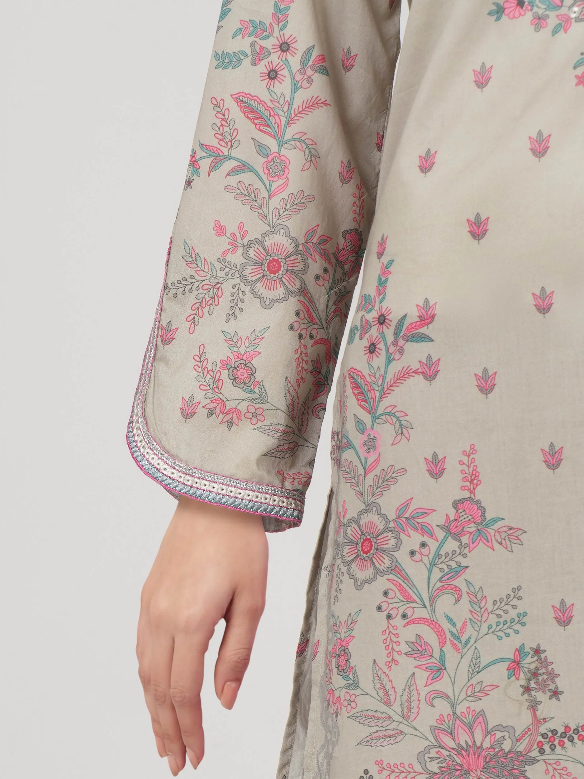 3 Piece Lawn Suit- Embroidered (Pret) - Image 6