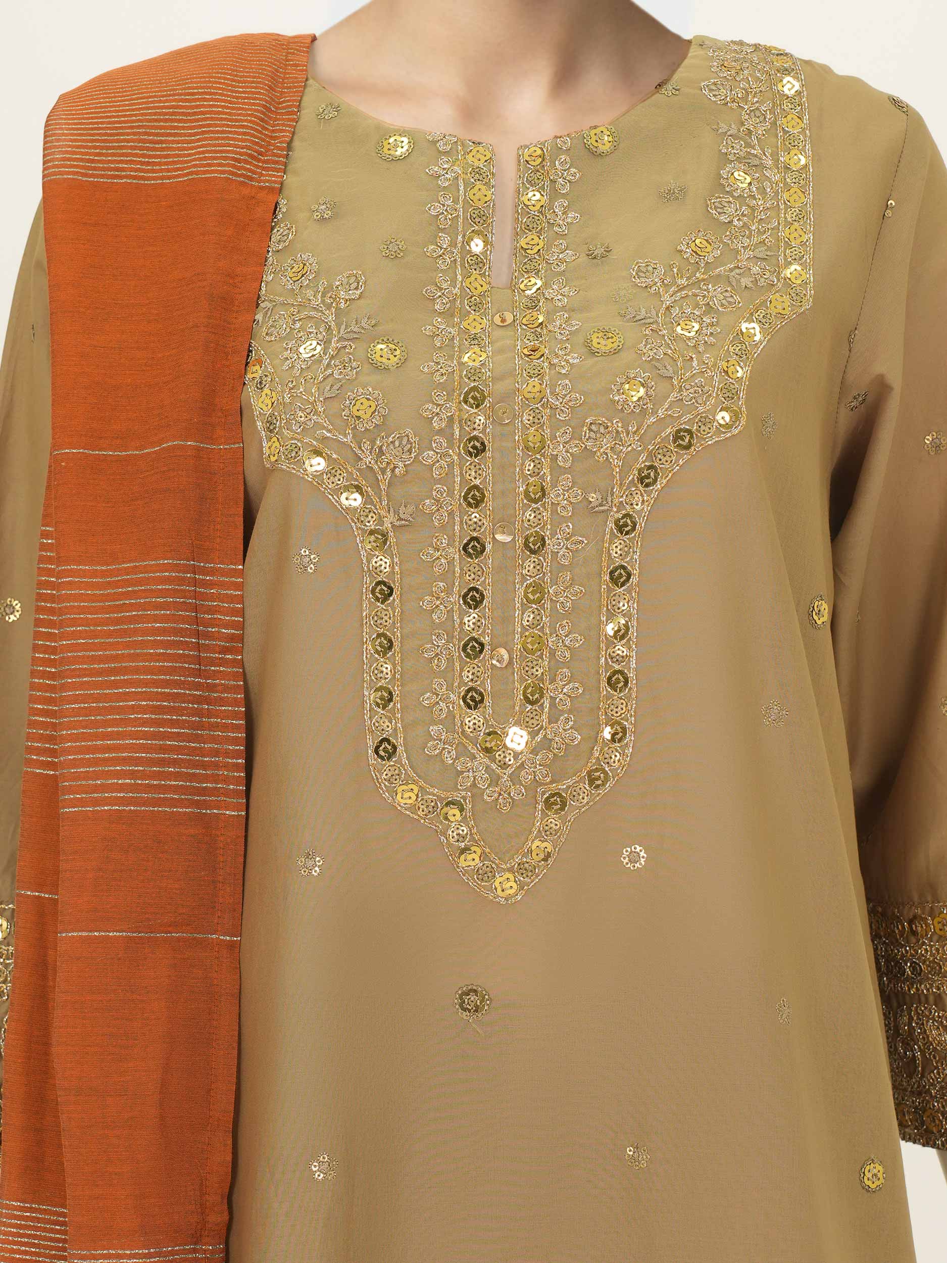 3 Piece Lawn Suit- Embroidered (Pret) - Image 4