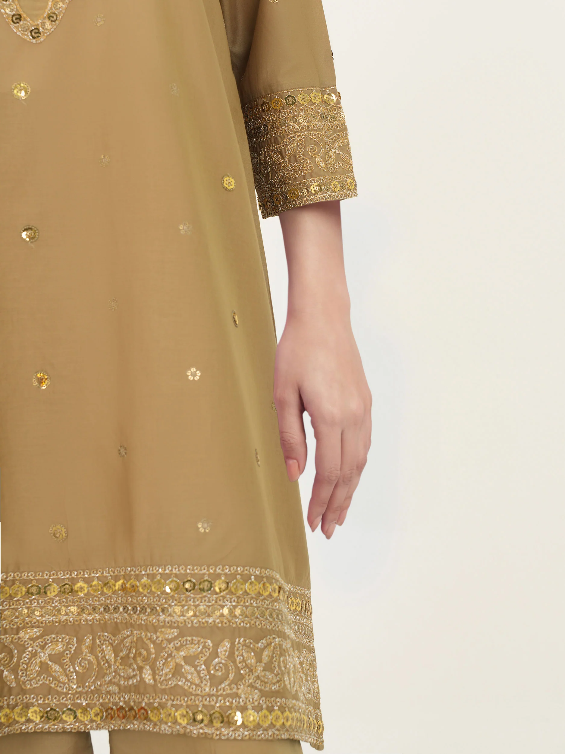 3 Piece Lawn Suit- Embroidered (Pret) - Image 5