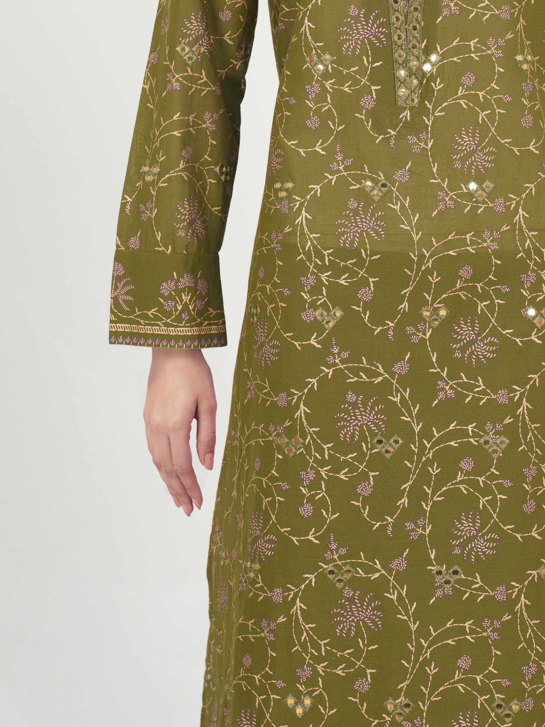 3 Piece Lawn Suit- Embroidered (Pret) - Image 5