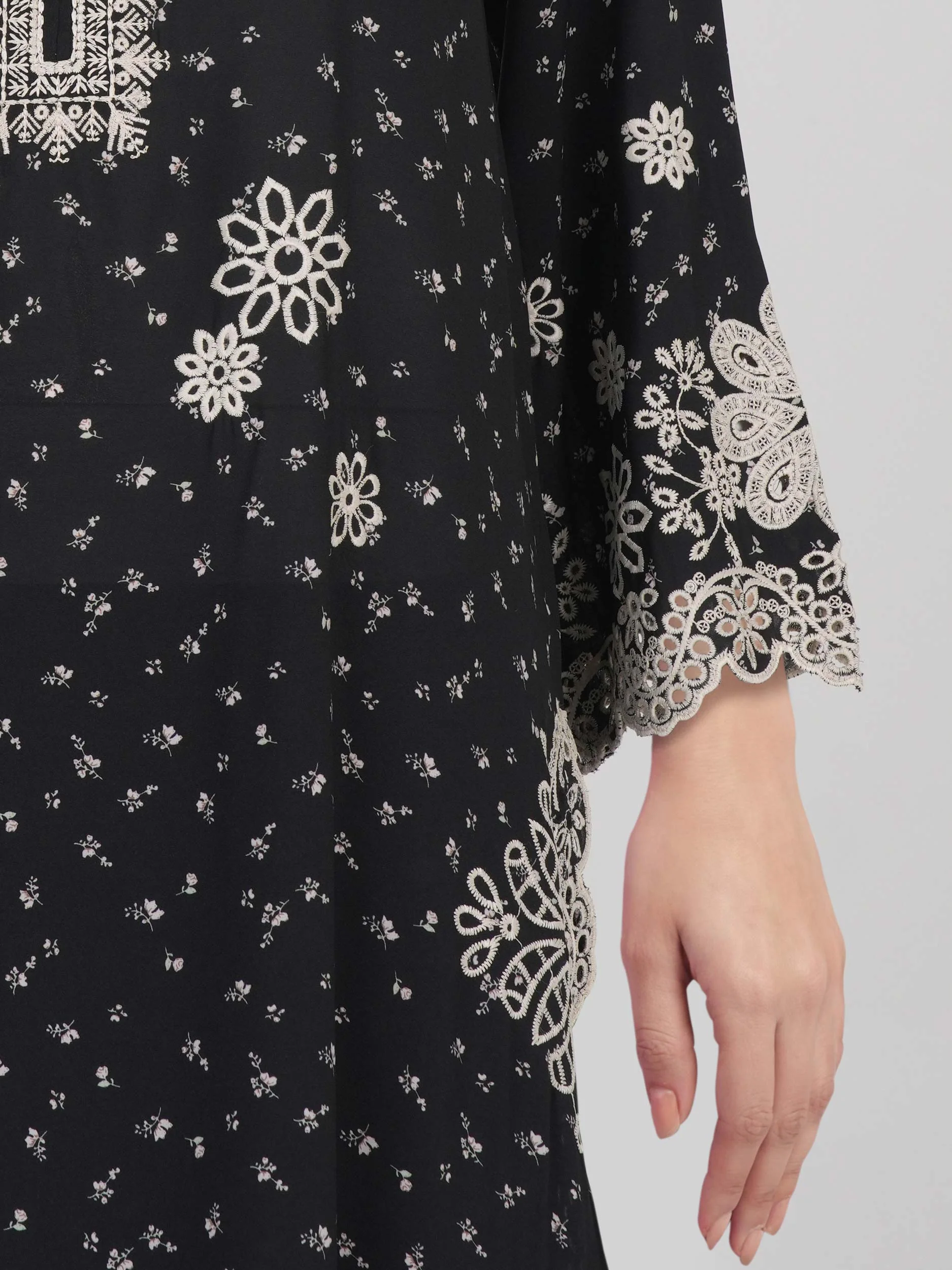 2 Piece Grip Suit- Embroidered (Pret) - Image 5