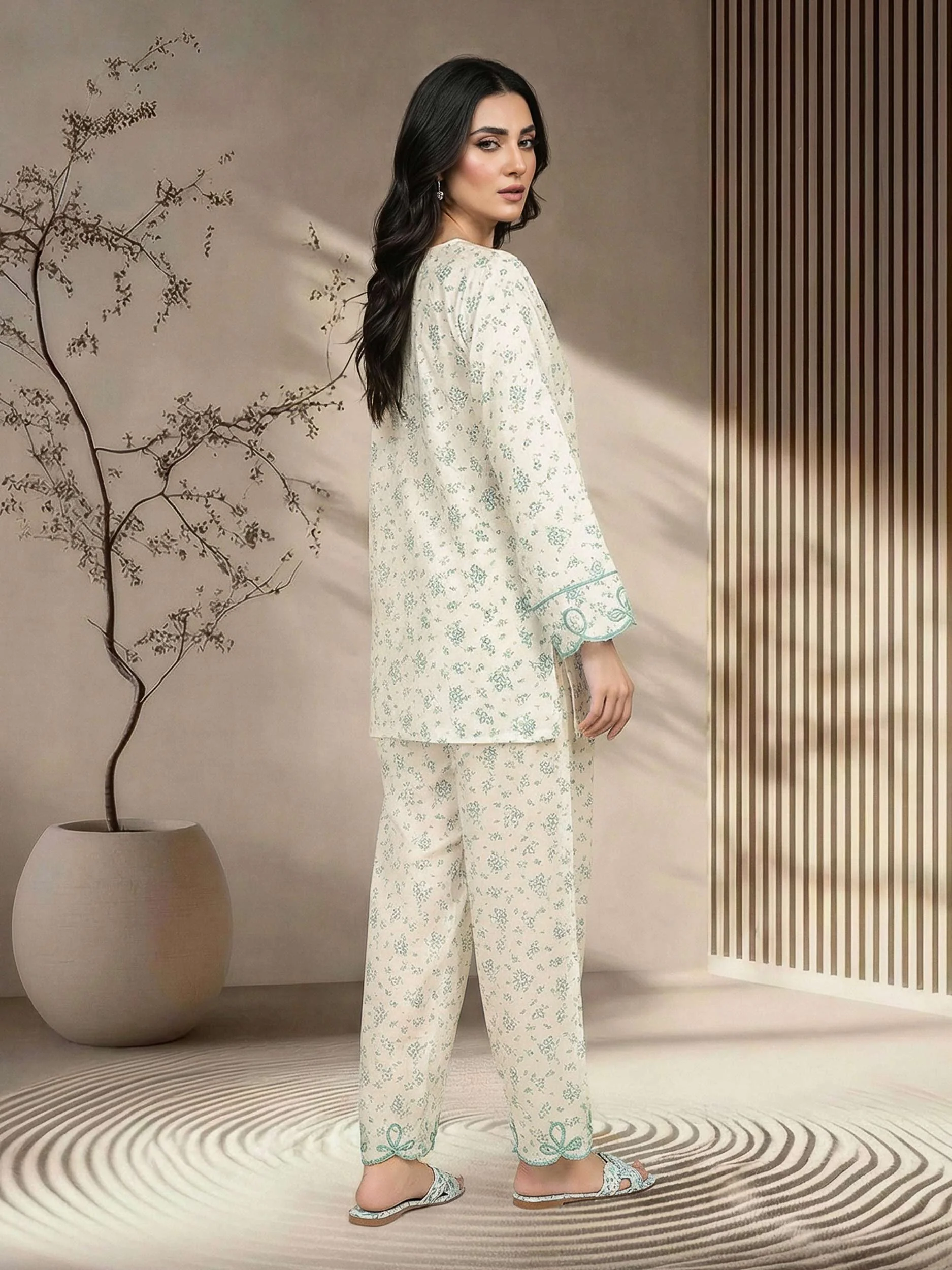 Grip Co-ord set- Embroidered - Image 3