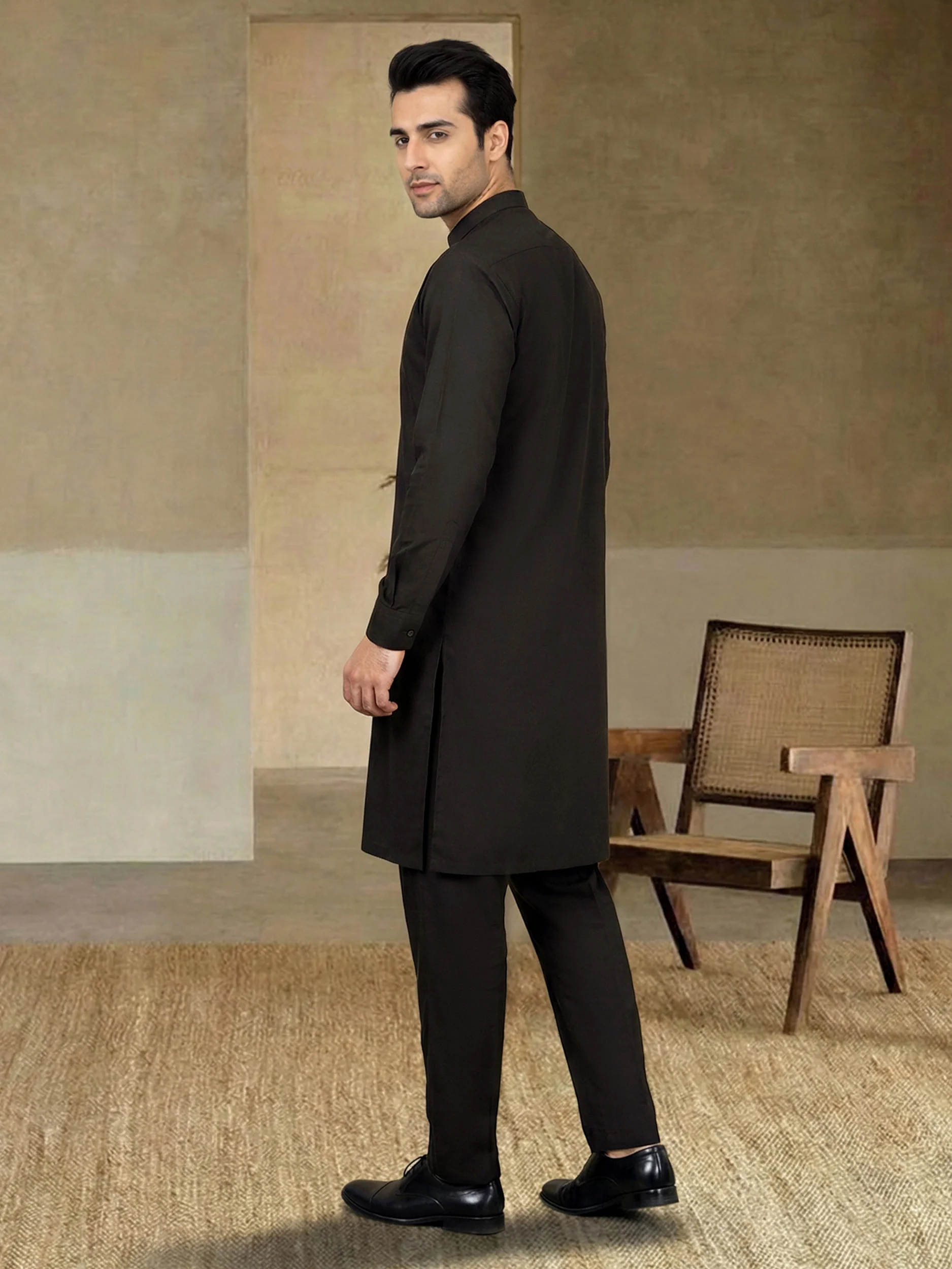Dobby Suit - Image 3