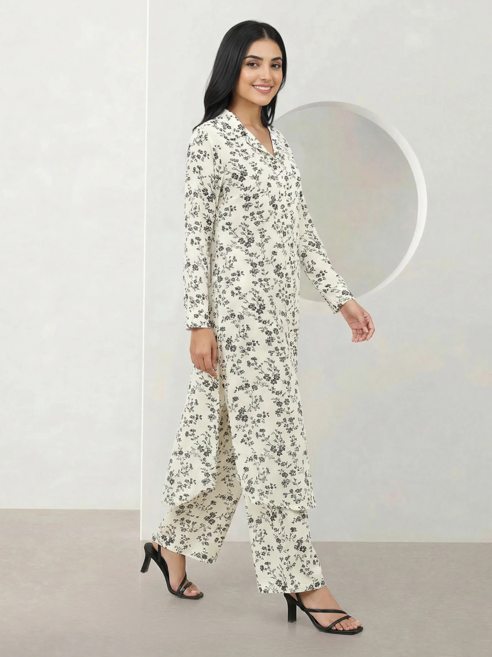 2 Piece Silk Suit (Pret) - Image 2
