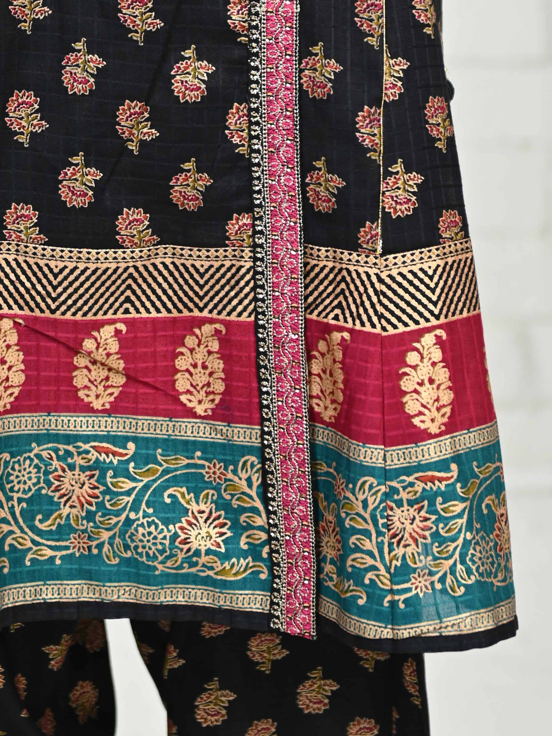 2 Piece Lawn Texture Suit- Embroidered (Pret) - Image 3