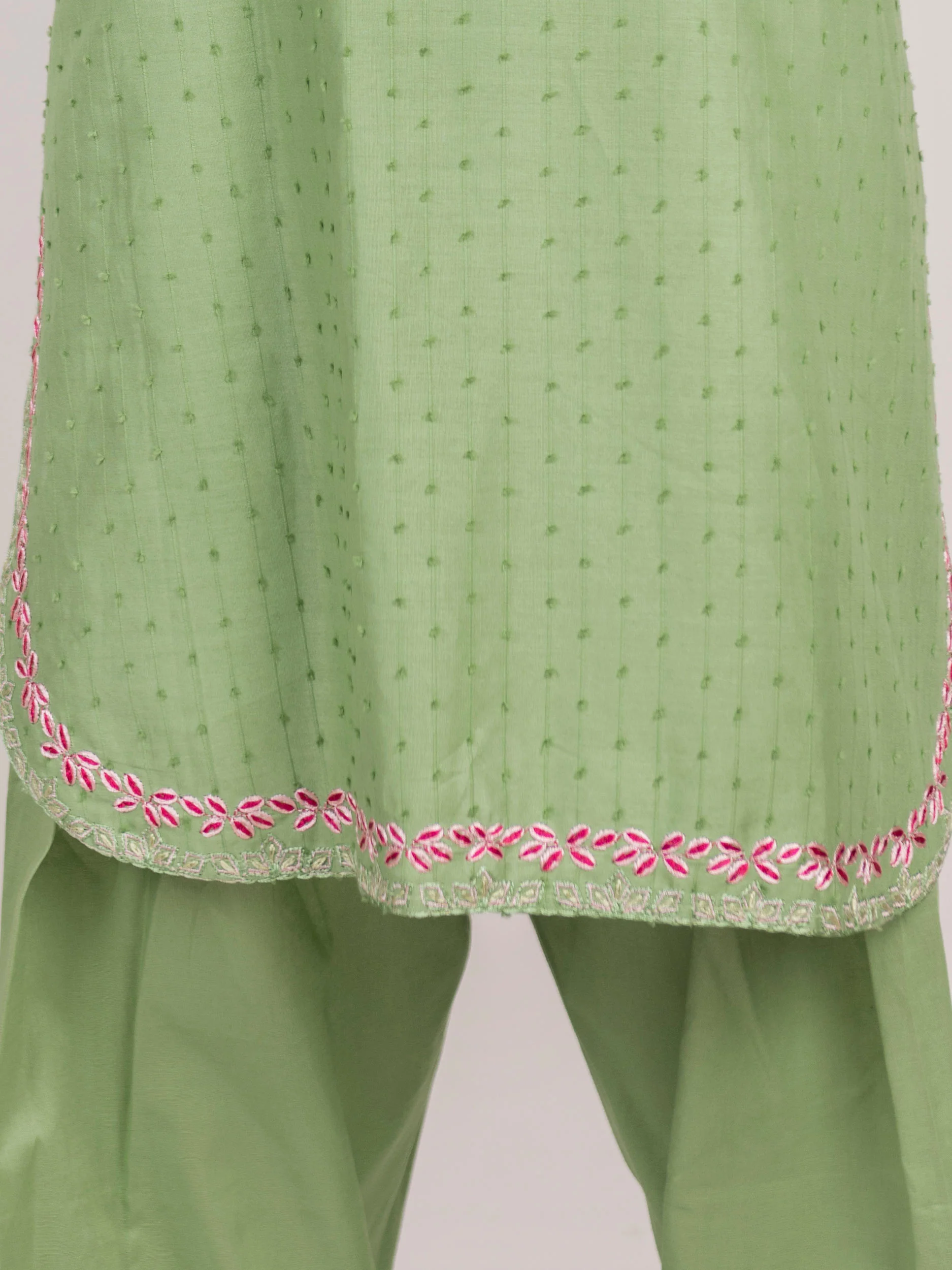 2 Piece Lawn Texture Suit- Embroidered (Pret) - Image 4