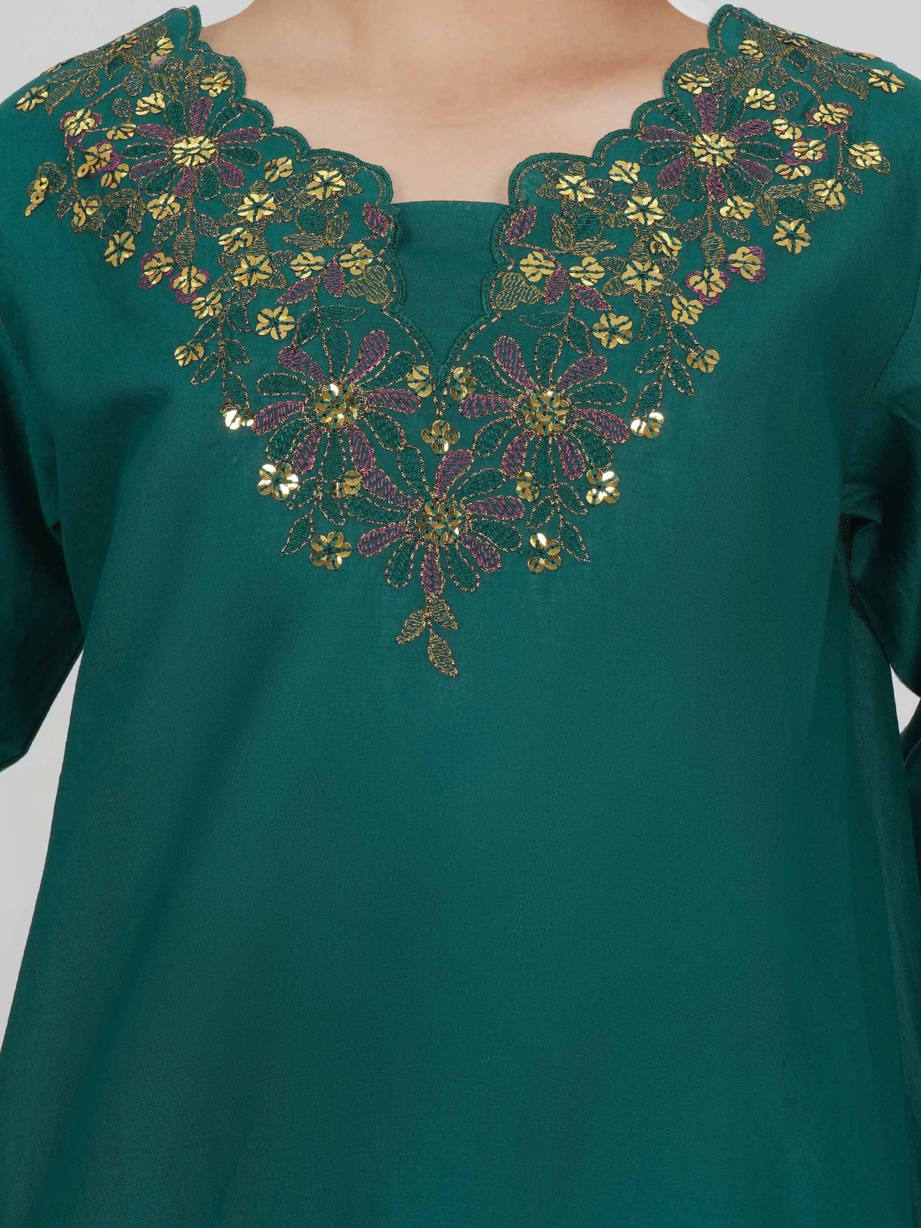 2 Piece Lawn Suit- Embroidered (Pret) - Image 4