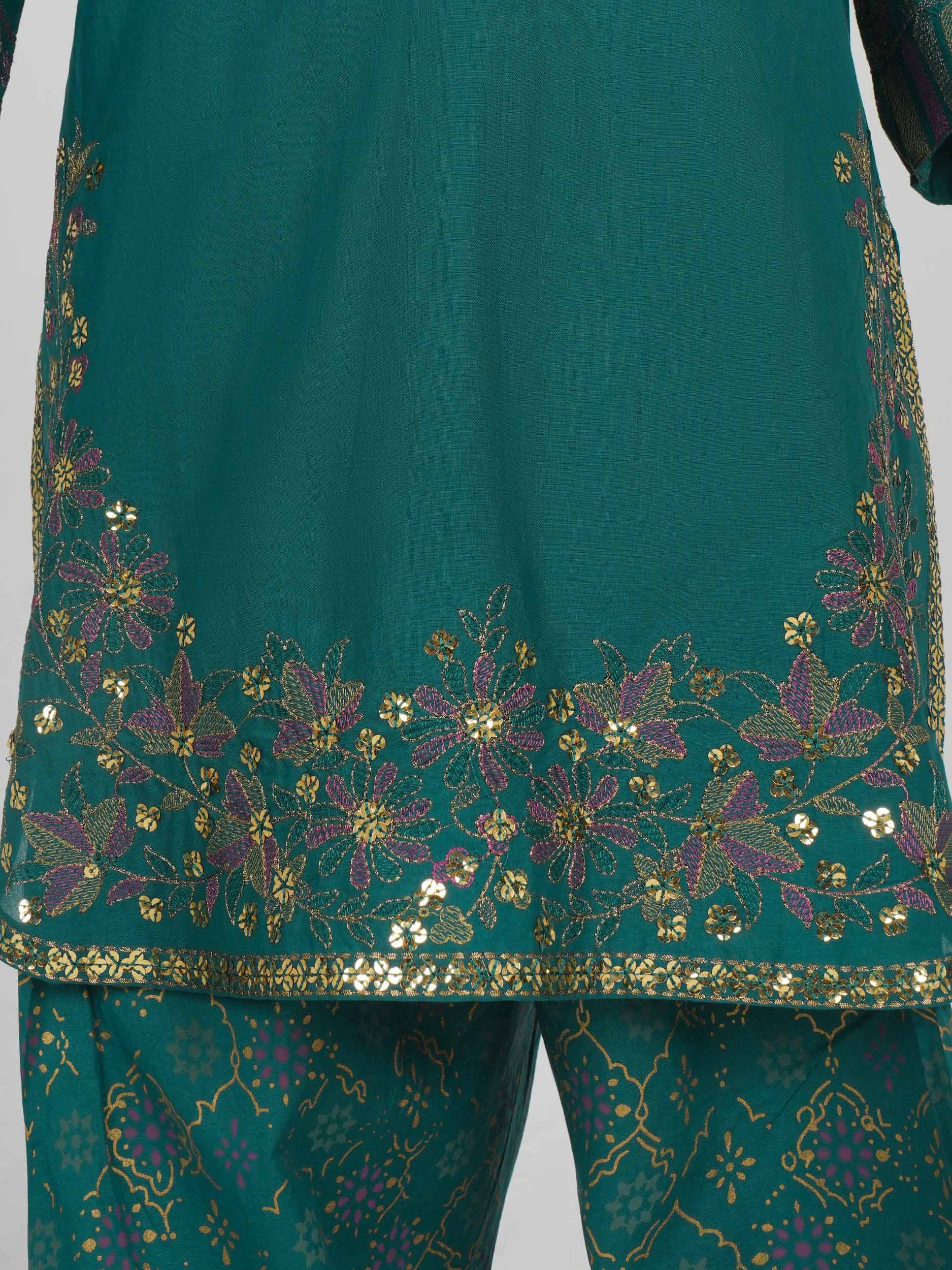 2 Piece Lawn Suit- Embroidered (Pret) - Image 5
