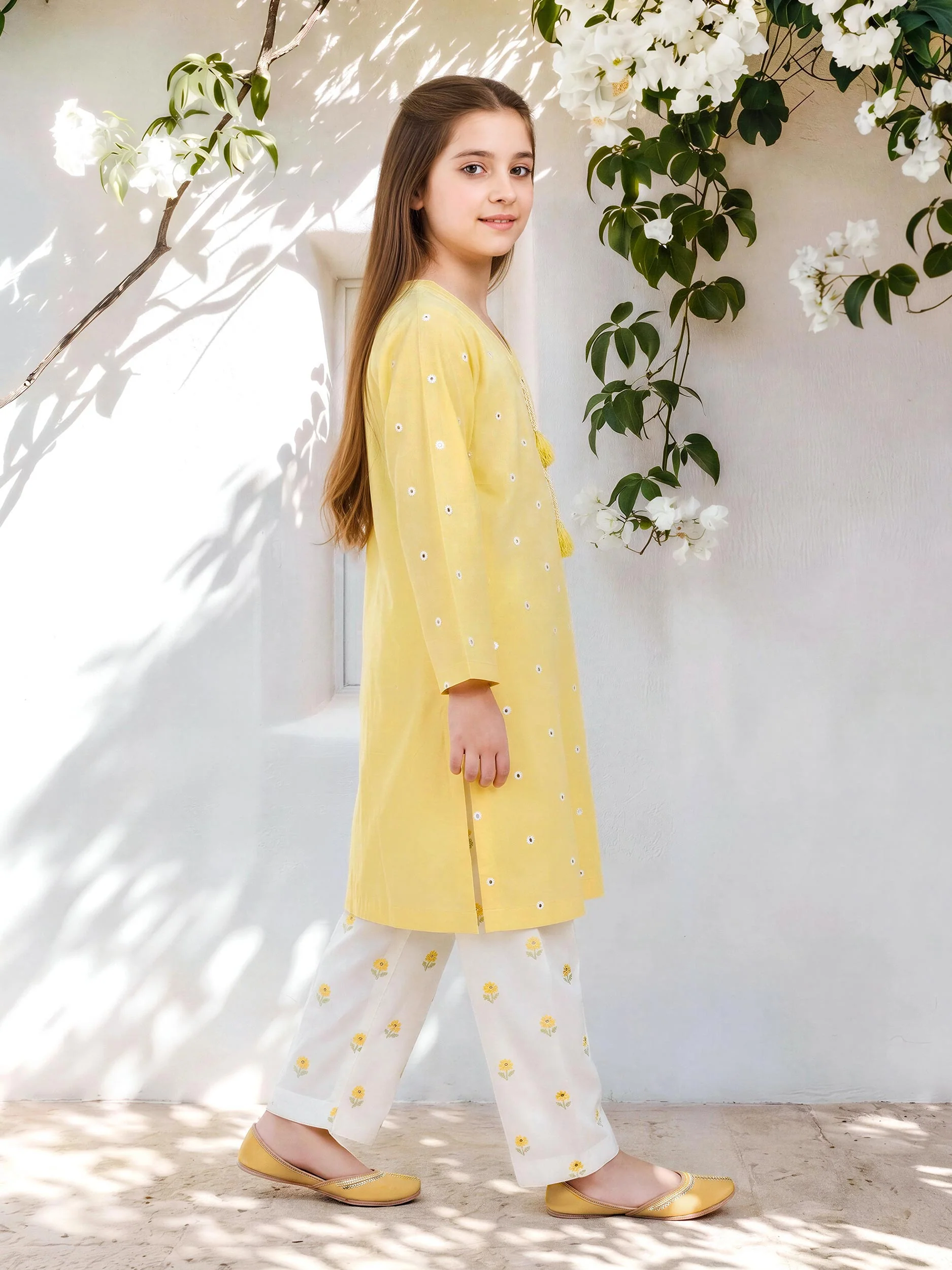 2 Piece Lawn Slub Suit- Embroidered (Pret) - Image 2