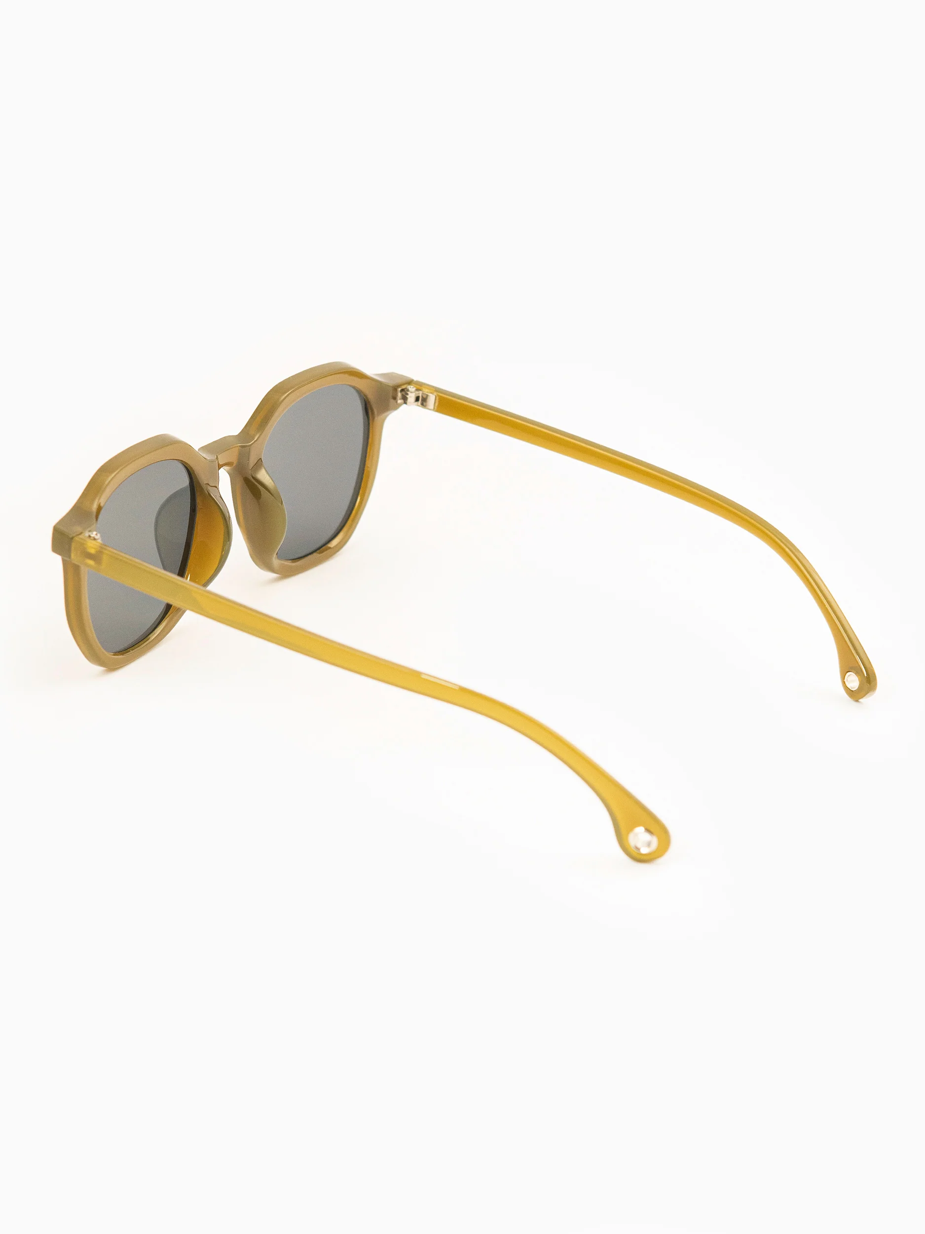 Chic Sunglasses - Image 3